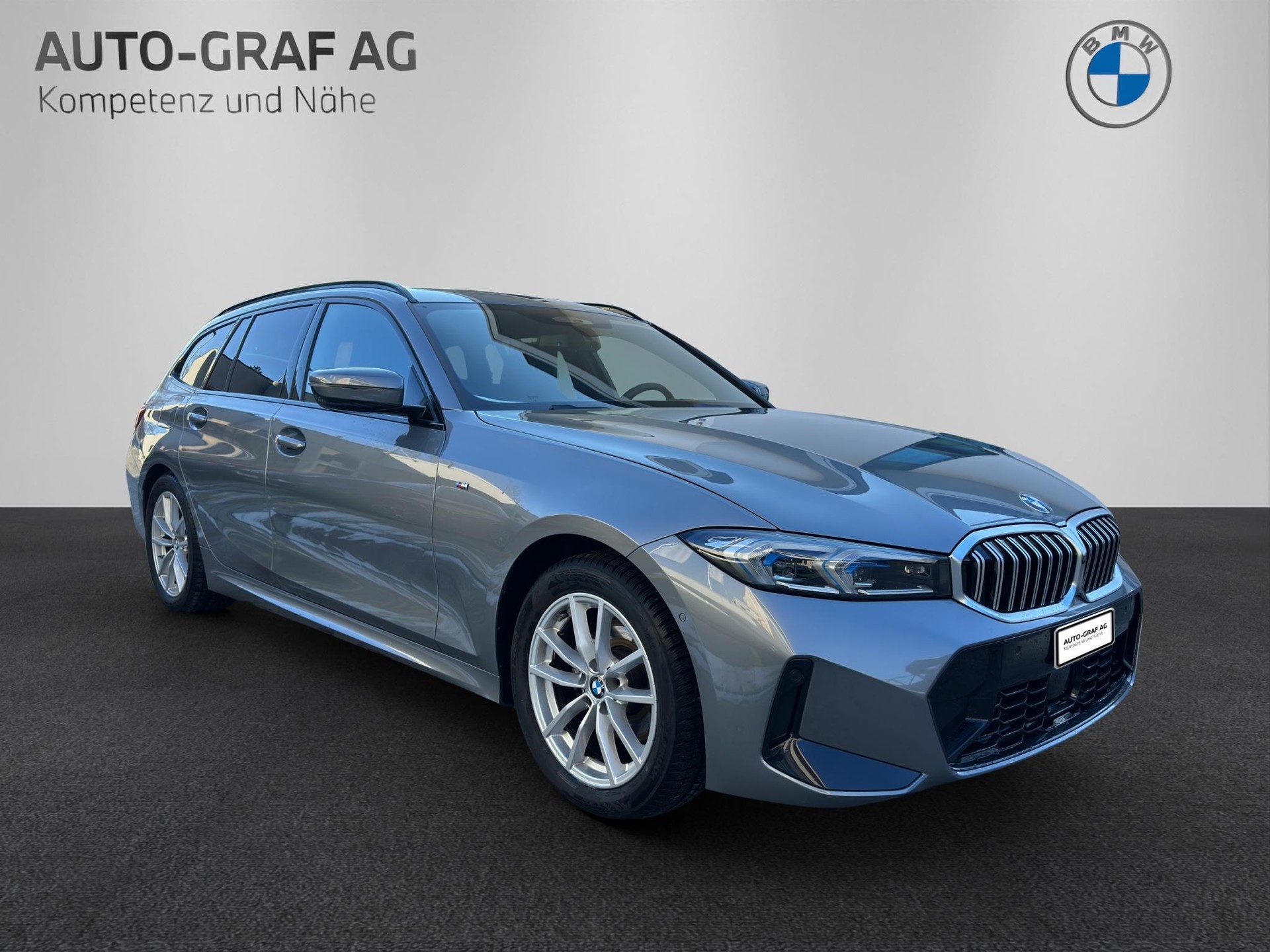 BMW 320d xDrive 48V Touring Steptronic M Sport-image-6