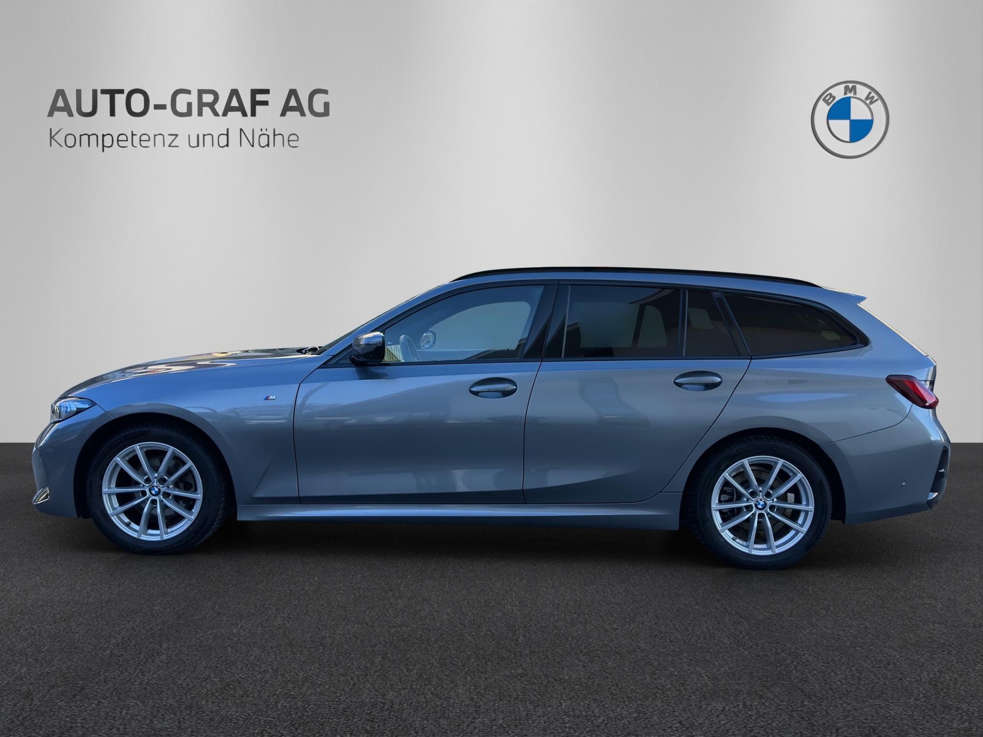 BMW 320d xDrive 48V Touring Steptronic M Sport-image-1