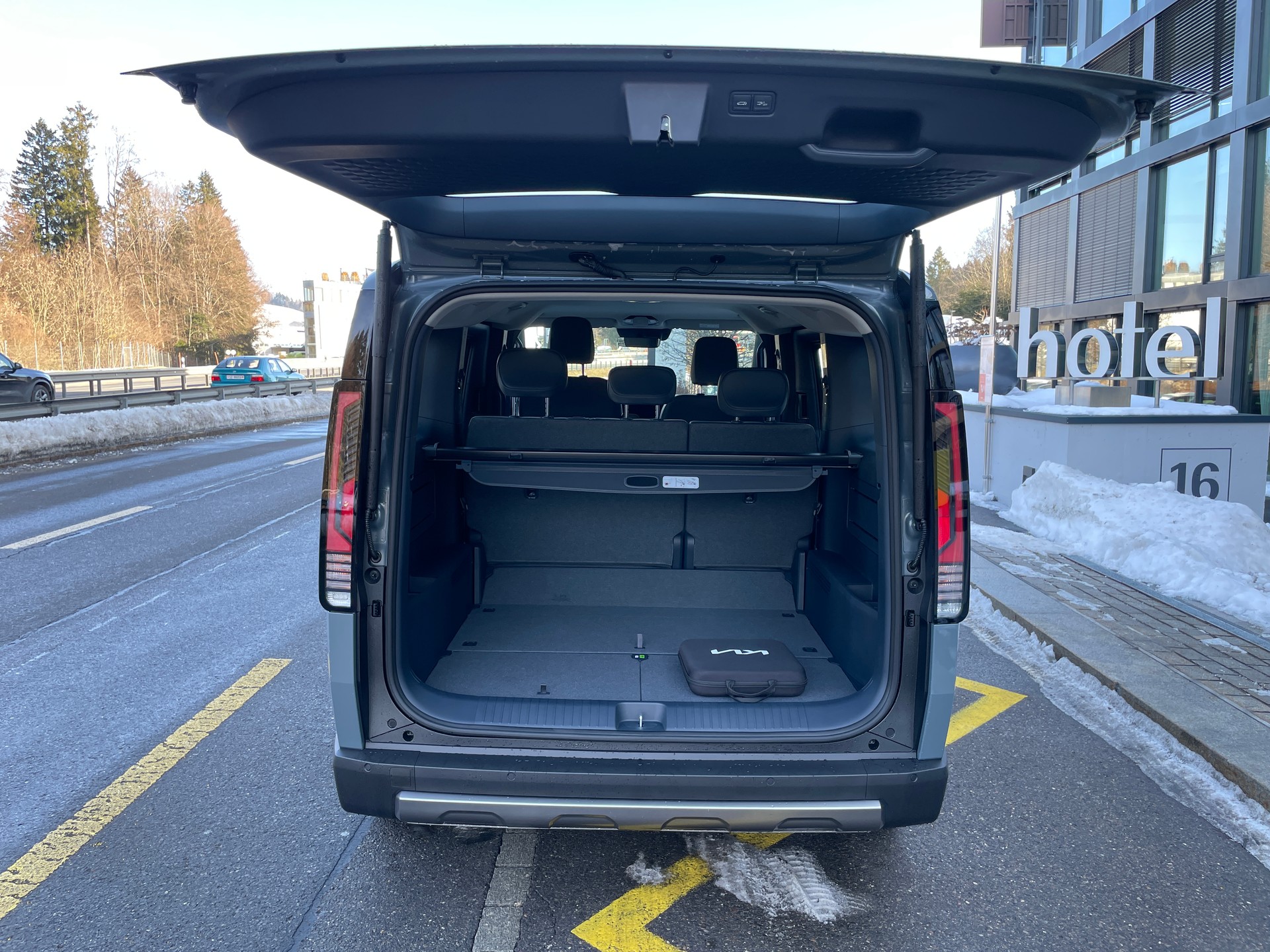 KIA PV5 71.2 kWh Elite mit Wärmepumpe, VOLLAUSSTATTUNG-image-7