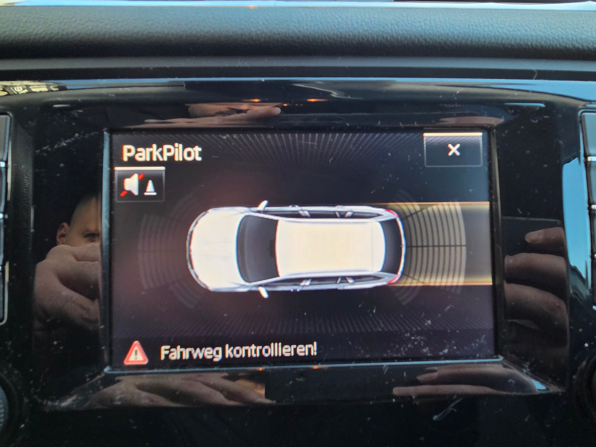SKODA Octavia Combi 1.4 TSI Ambition DSG-image-16