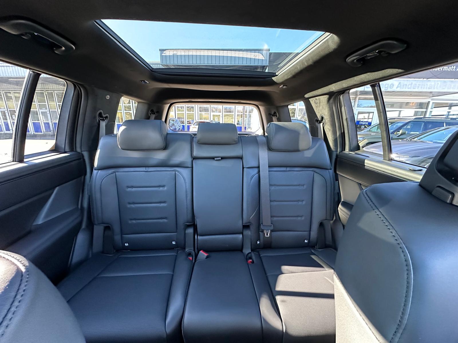 HYUNDAI Santa Fe 1.6 T-GDi HEV Calligraphy Swiss Edition 4WD Automatic-image-12