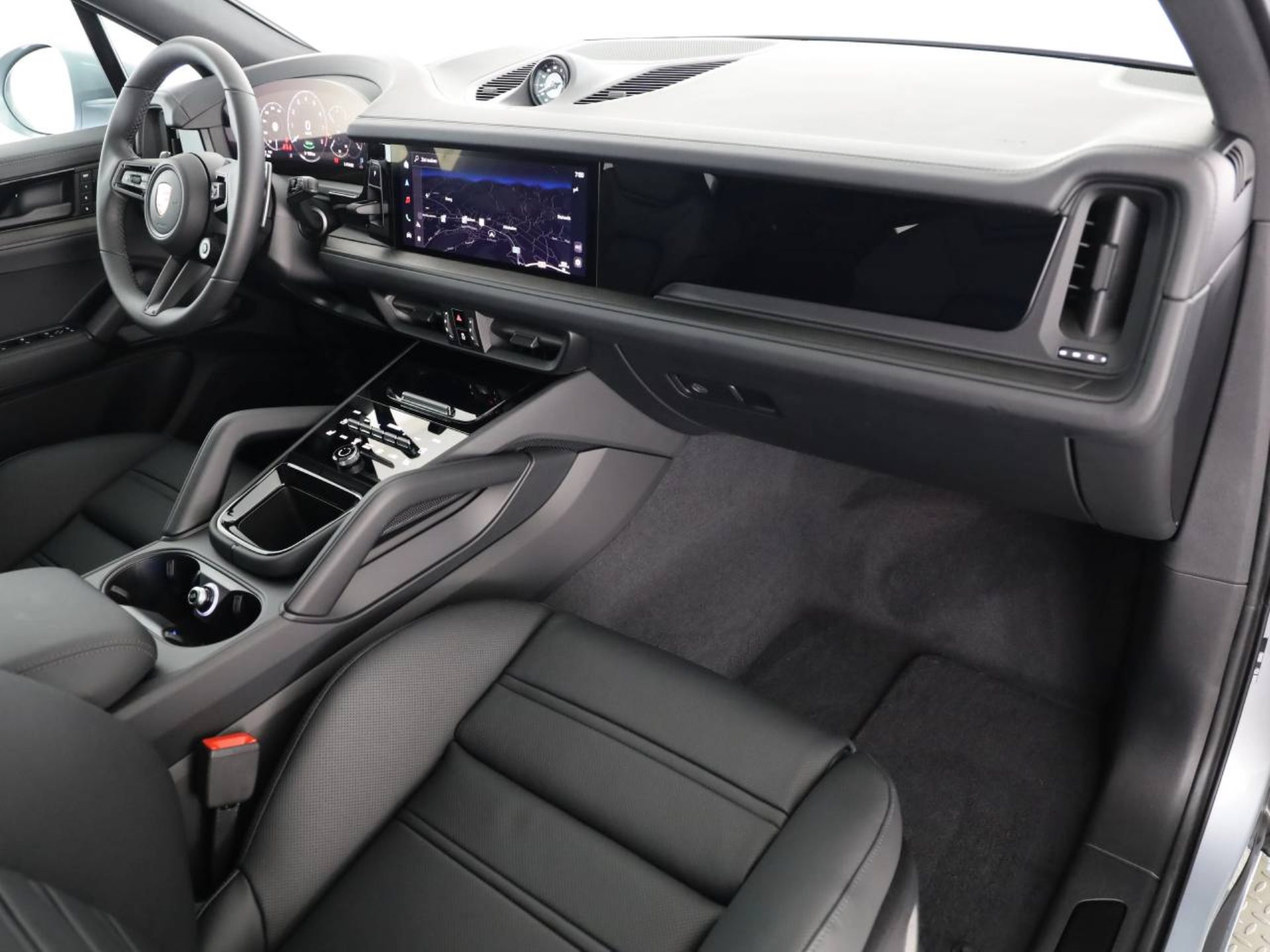 PORSCHE Cayenne S E-Hybrid Black Edition-image-10