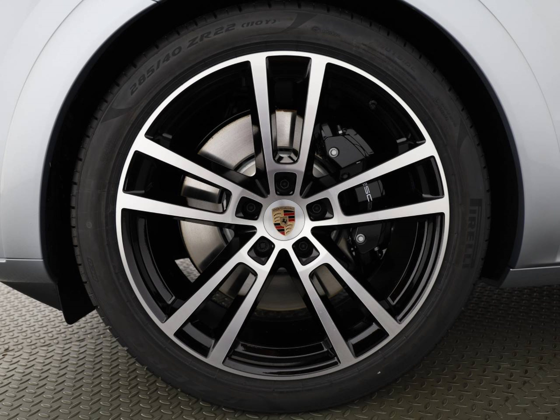 PORSCHE Cayenne S E-Hybrid Black Edition-image-5