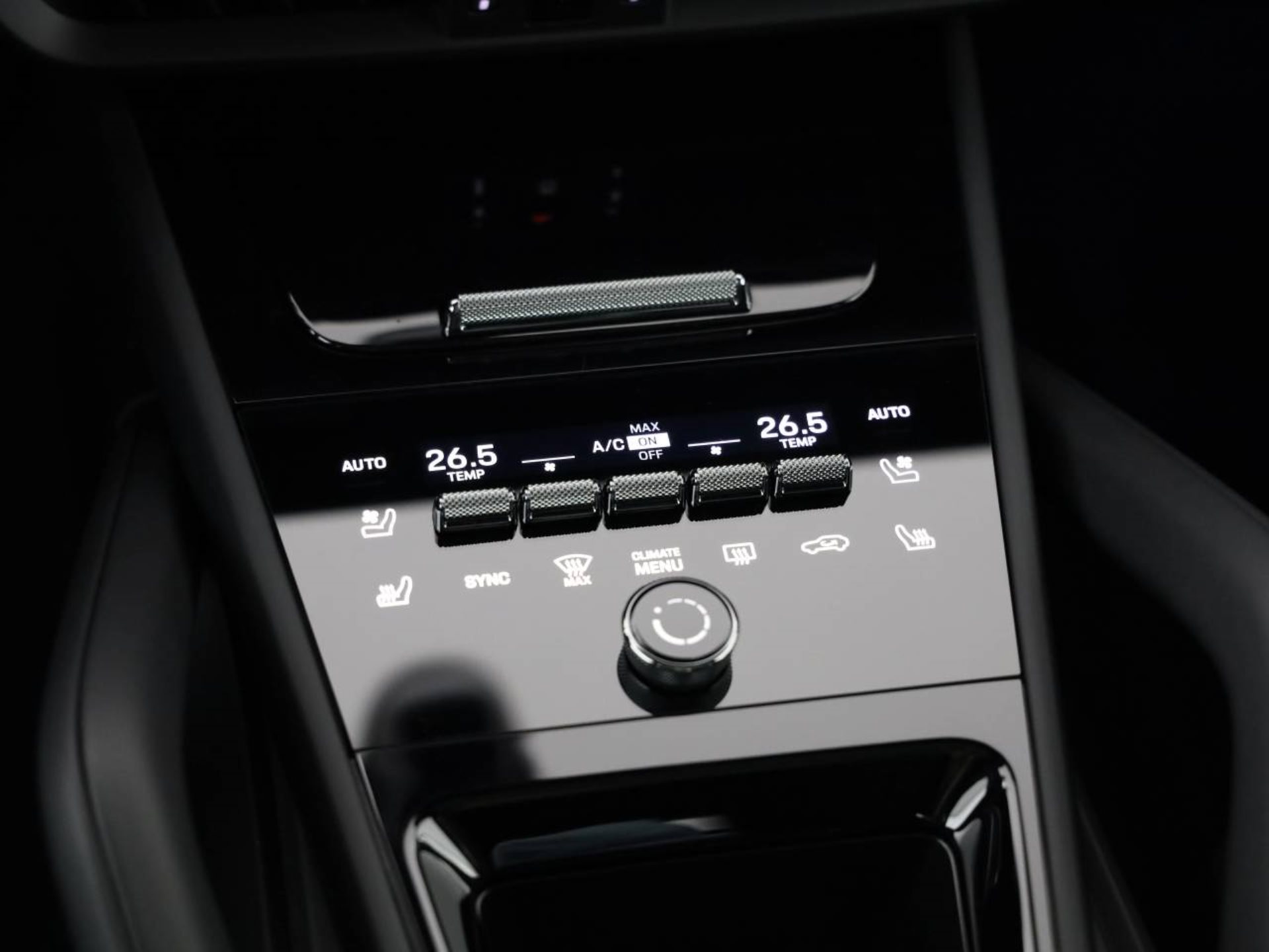 PORSCHE Cayenne S E-Hybrid Black Edition-image-14