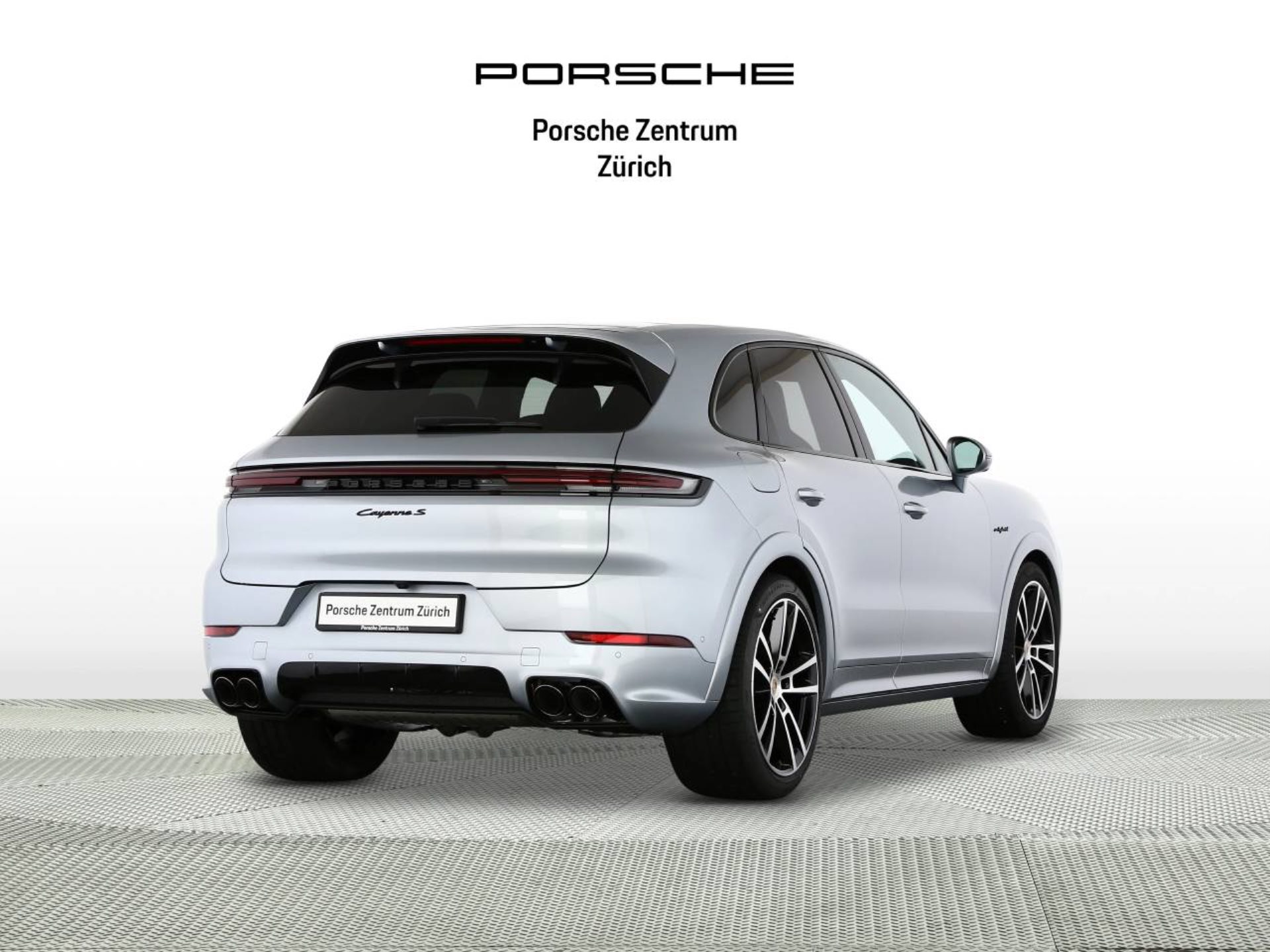 PORSCHE Cayenne S E-Hybrid Black Edition-image-2