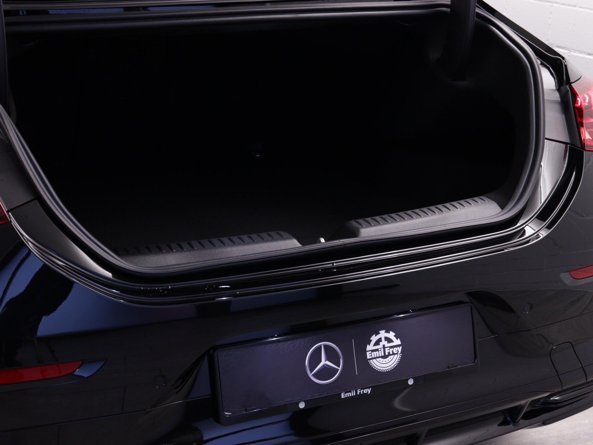 MERCEDES-BENZ CLA 220 AMG Line 4matic-image-12