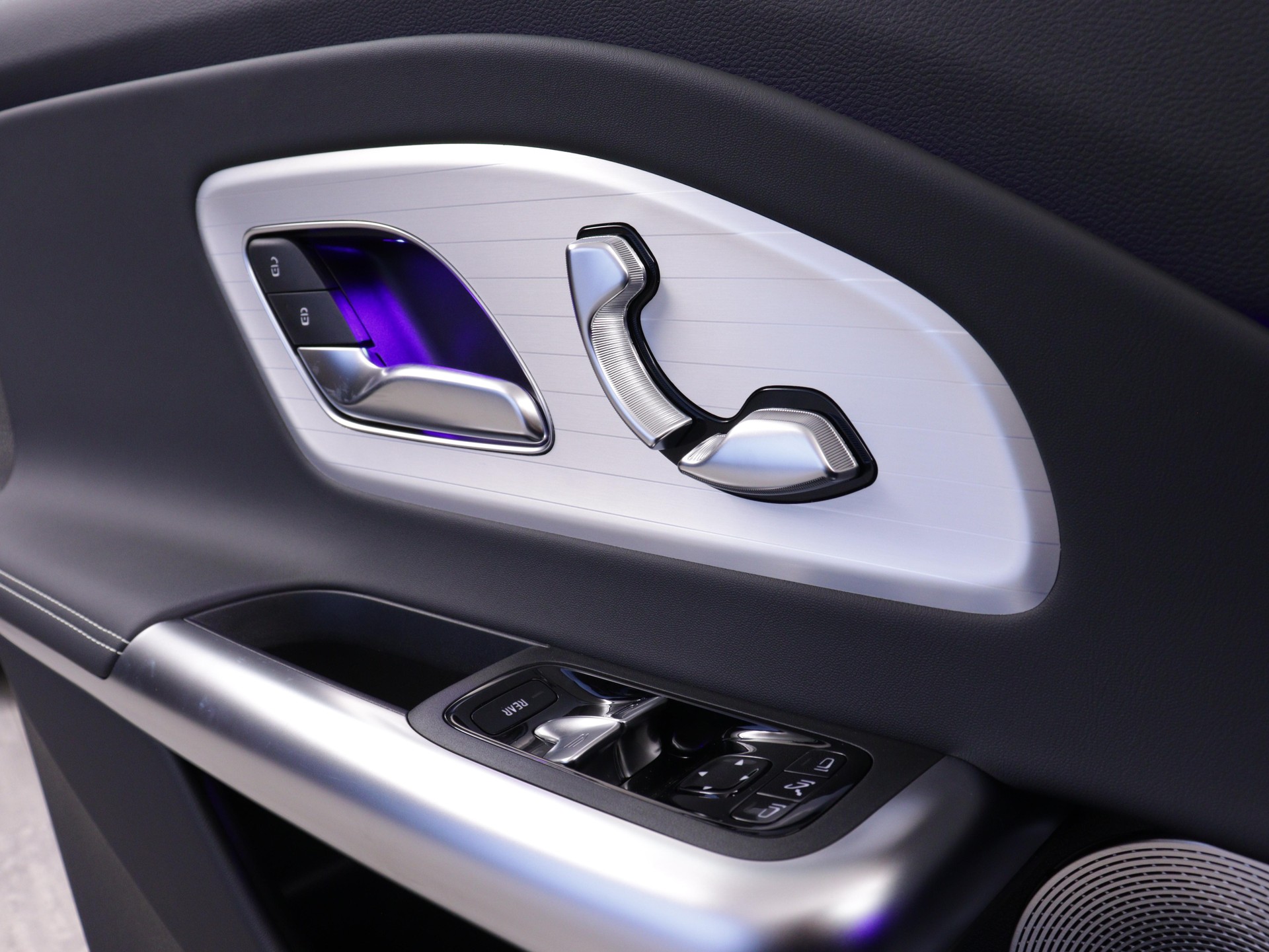MERCEDES-BENZ CLA 220 AMG Line 4matic-image-9