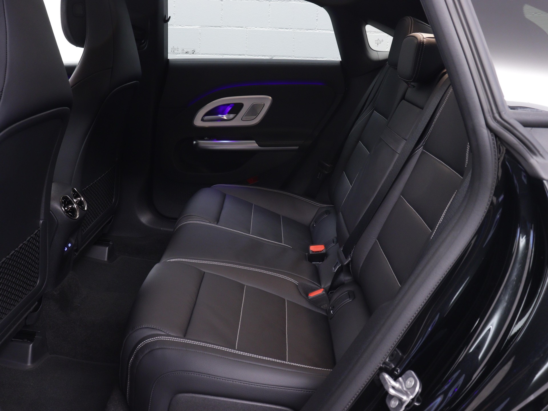 MERCEDES-BENZ CLA 220 AMG Line 4matic-image-10