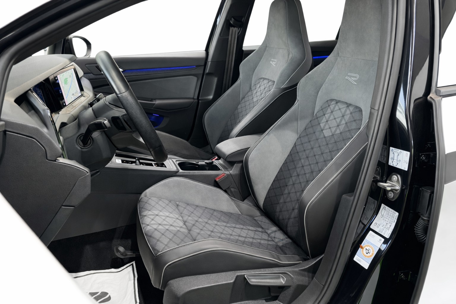 VW Golf 2.0 TSI R-Line DSG *Harman Kardon *Anhängerkupplung*-image-10