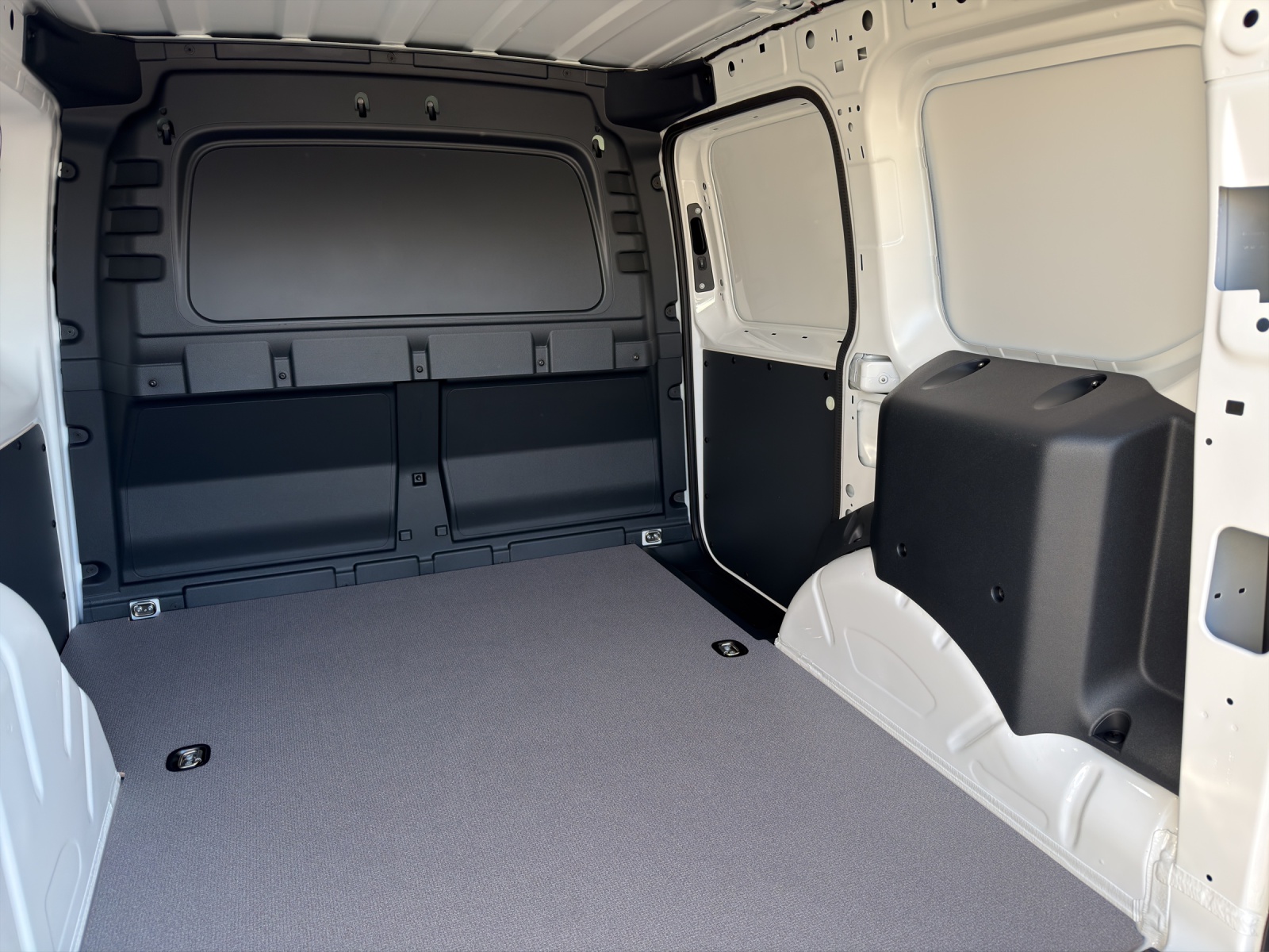 VW Caddy Cargo 1.5 TSI Plug in Hybrid DSG-image-13