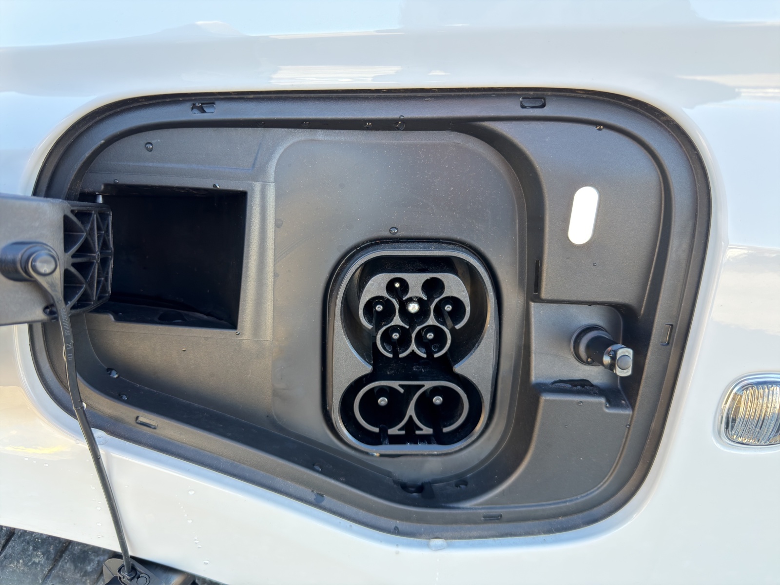 VW Caddy Cargo 1.5 TSI Plug in Hybrid DSG-image-15