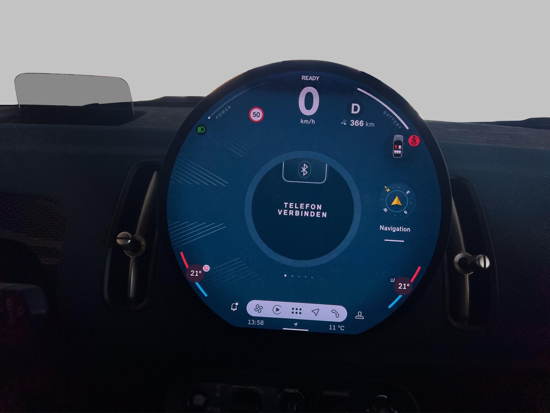 MINI Countryman E Favoured Trim-image-16
