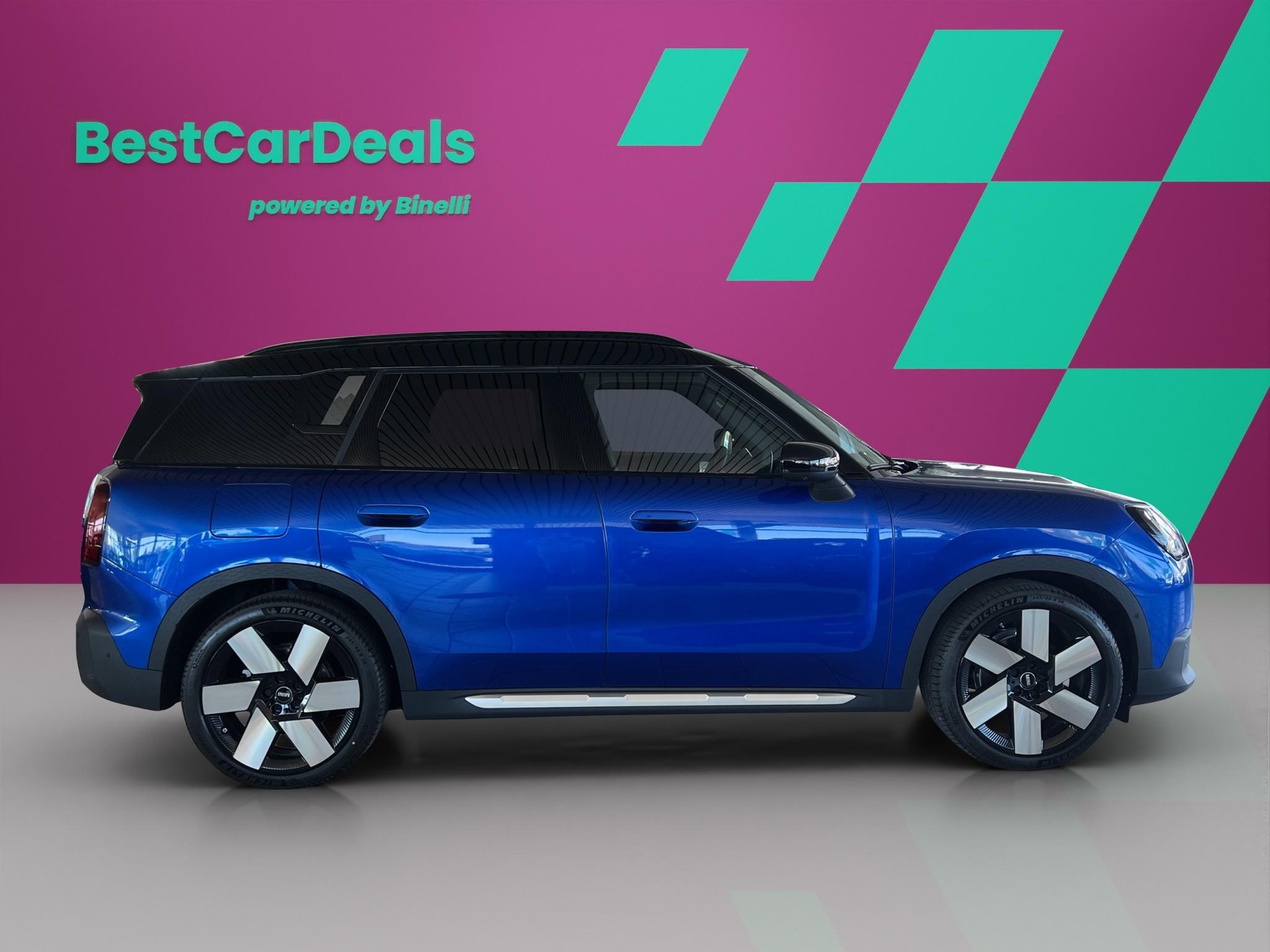 MINI Countryman E Favoured Trim-image-1