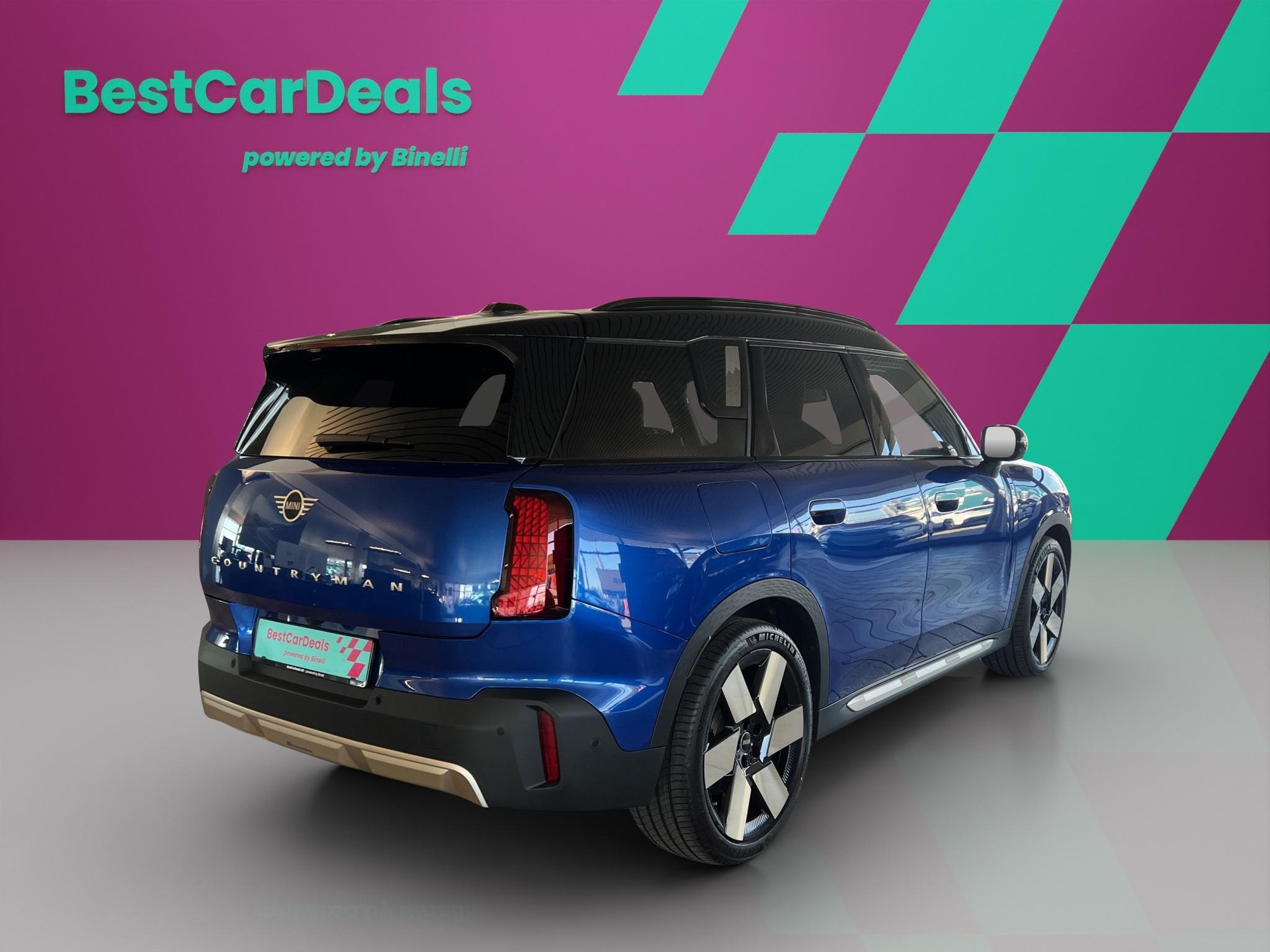 MINI Countryman E Favoured Trim-image-2