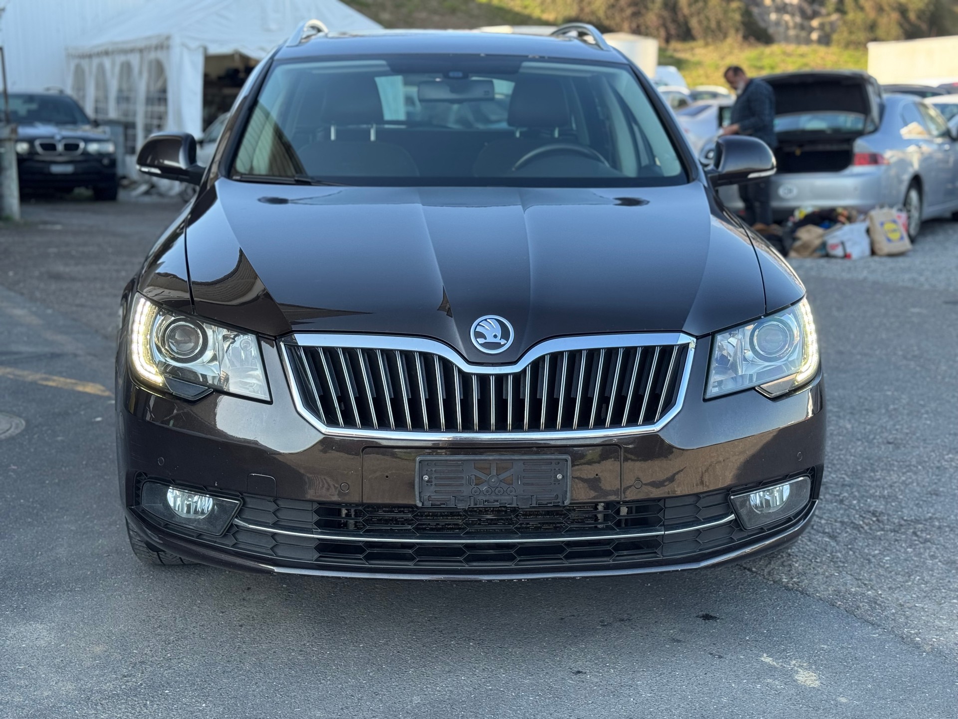 SKODA Superb Combi 2.0 TDi Laurin & Klement 4x4 DSG-image-1