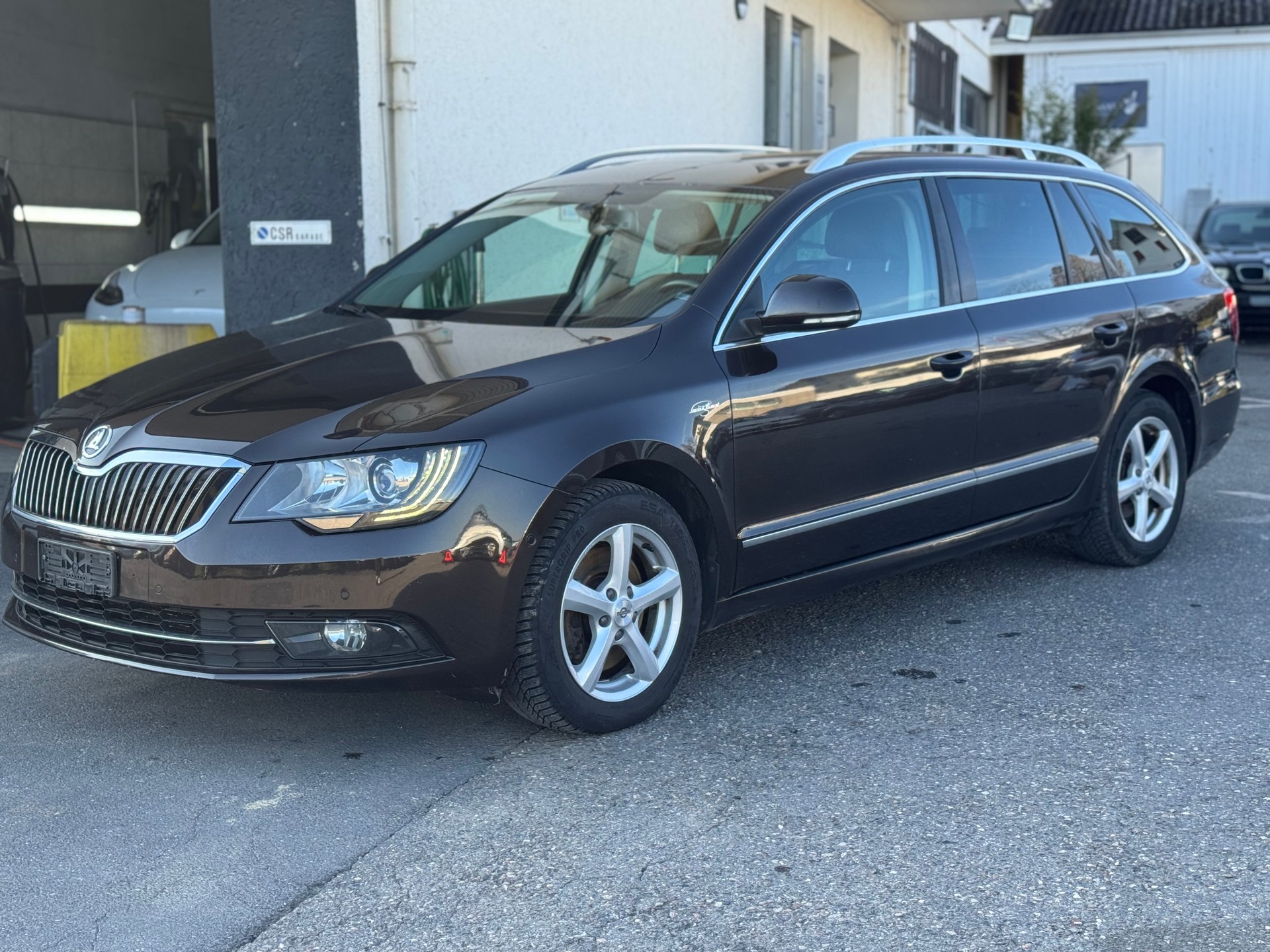 SKODA Superb Combi 2.0 TDi Laurin & Klement 4x4 DSG-image-3
