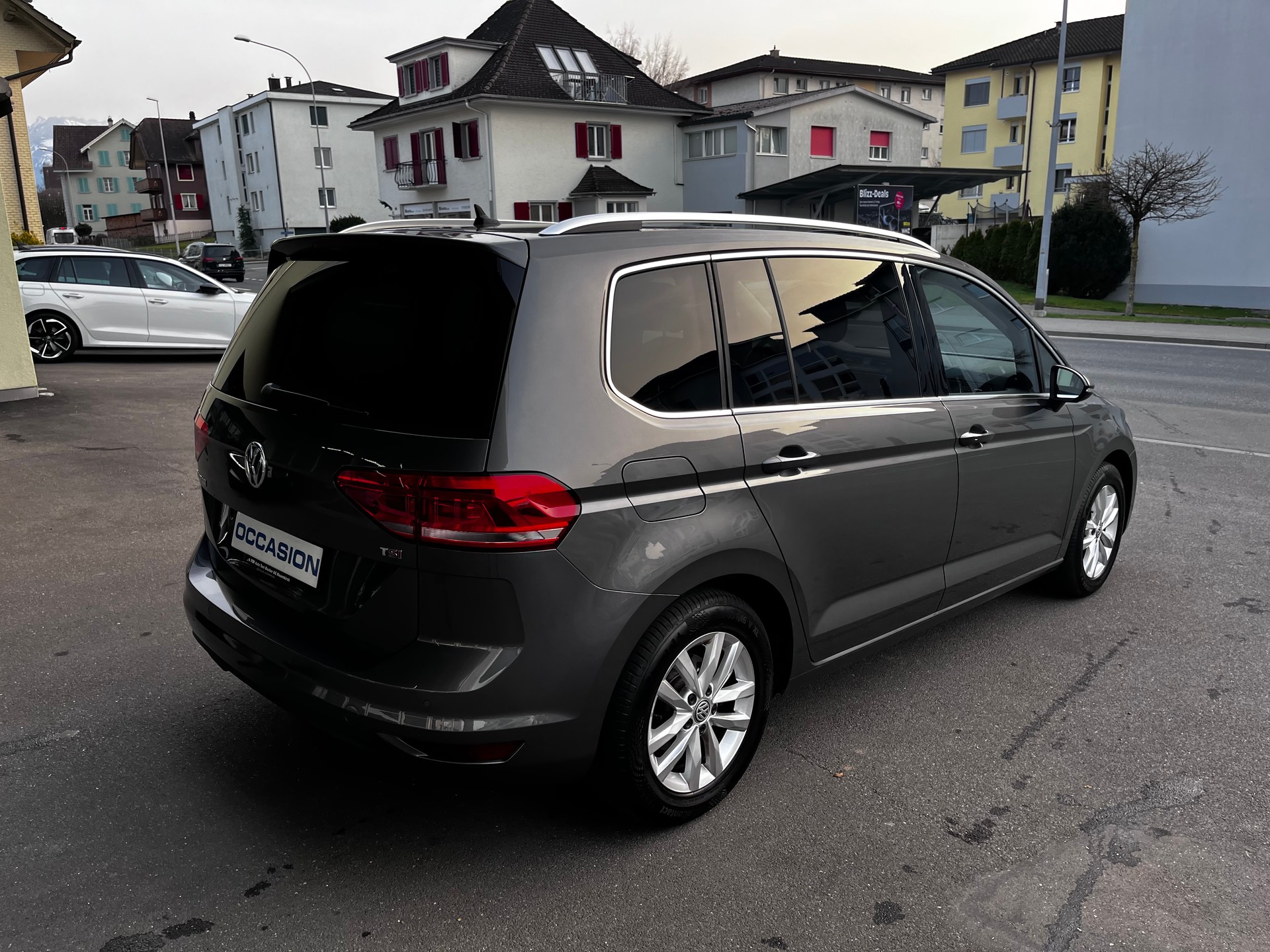 VW Touran 1.4 TSI BlueMotion Technology Highline DSG-showroom-element-3