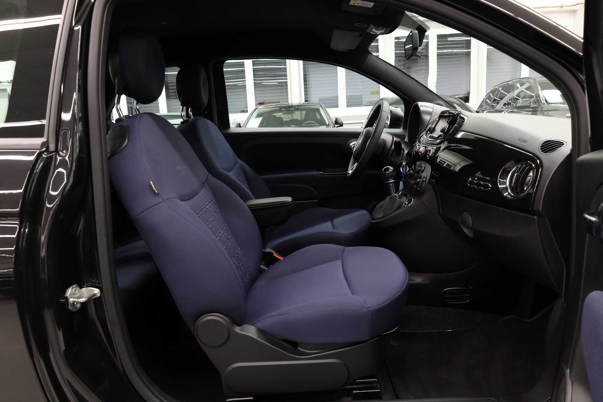 FIAT 500 1.0 Hybrid Cult-image-9