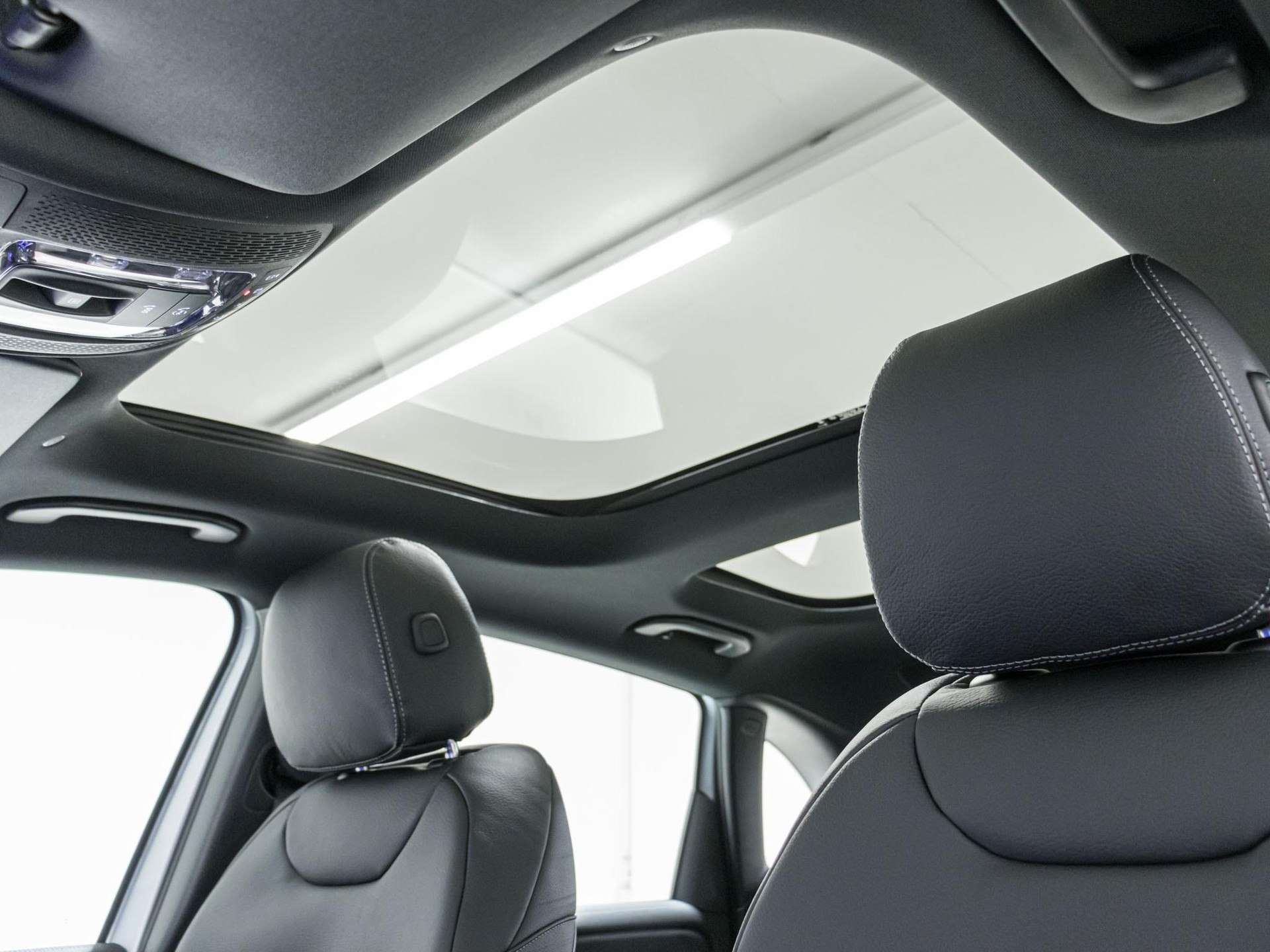 MERCEDES-BENZ B 250 4MATIC-image-9