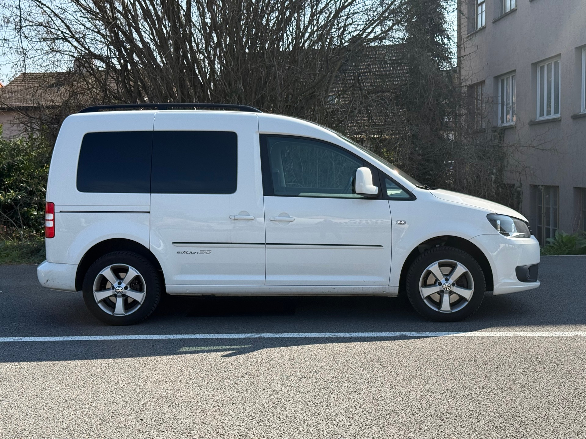 VW Caddy 2.0 TDI Edition 30 DSG-image-3
