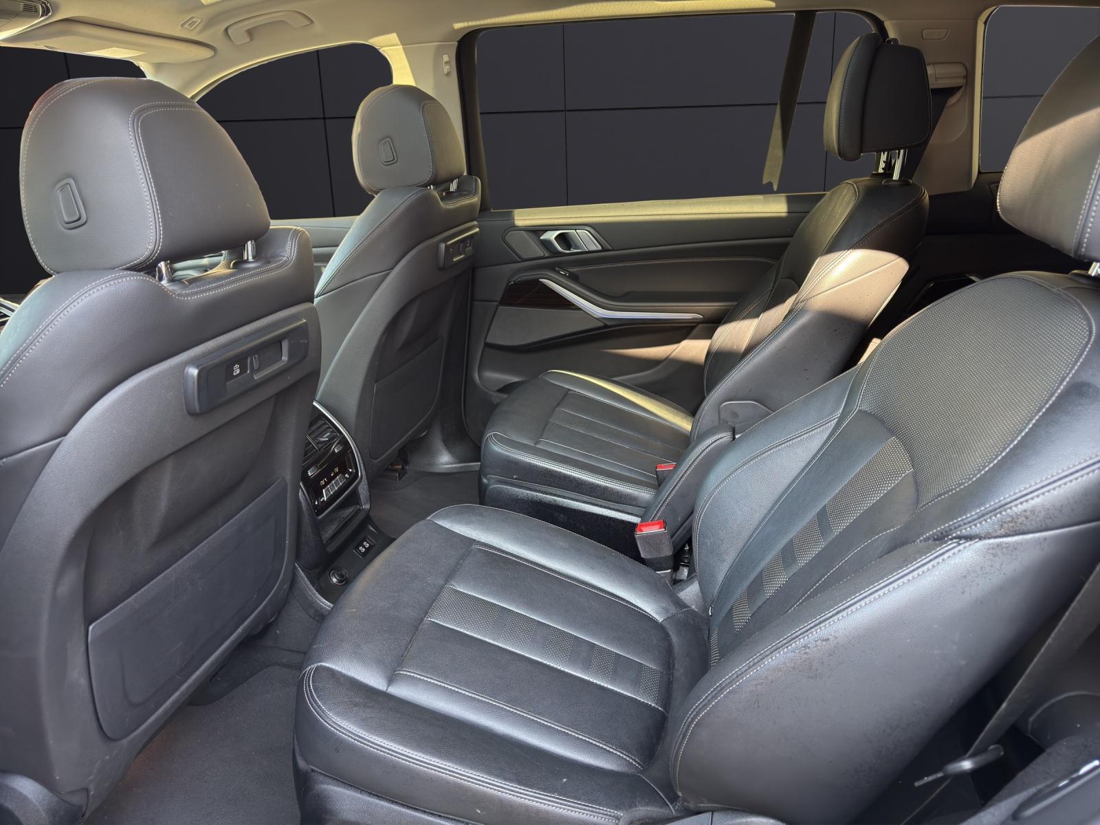 BMW X7 30d xDrive SAG 6 Plätzer, El. abschwenkbare Anhängerkupplung usw...-image-15
