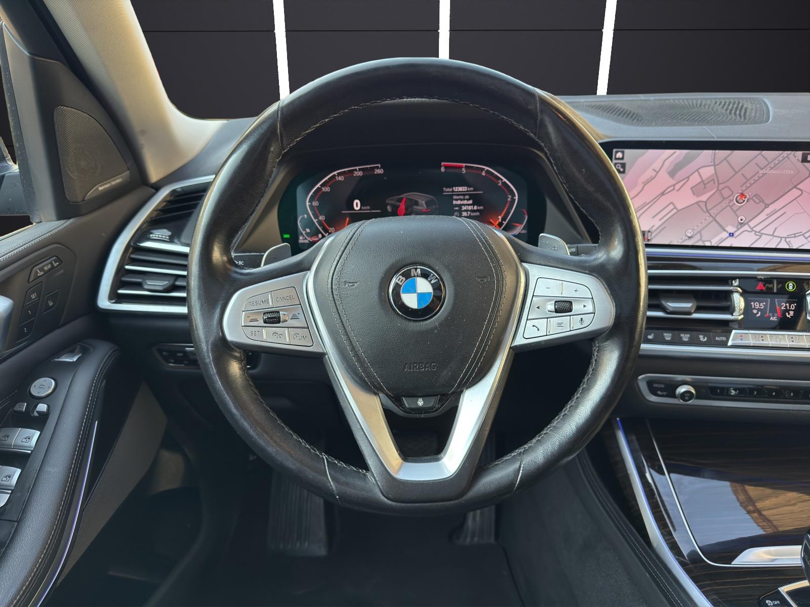 BMW X7 30d xDrive SAG 6 Plätzer, El. abschwenkbare Anhängerkupplung usw...-image-12