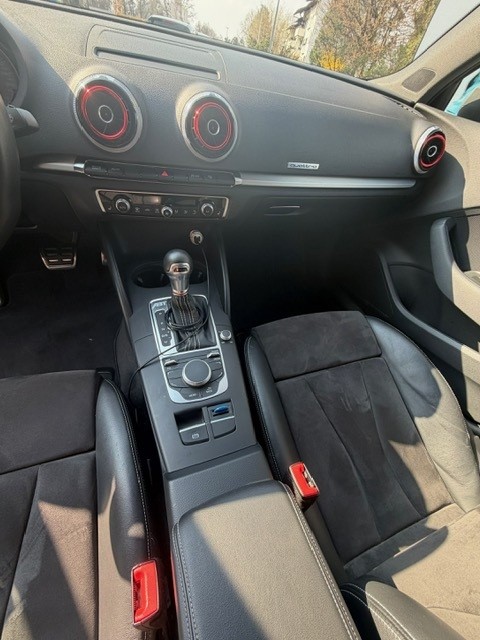 AUDI S3 Limousine 2.0 TFSI quattro S-tronic-image-5