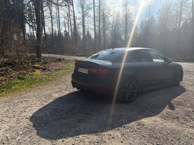 AUDI S3 Limousine 2.0 TFSI quattro S-tronic-image-2