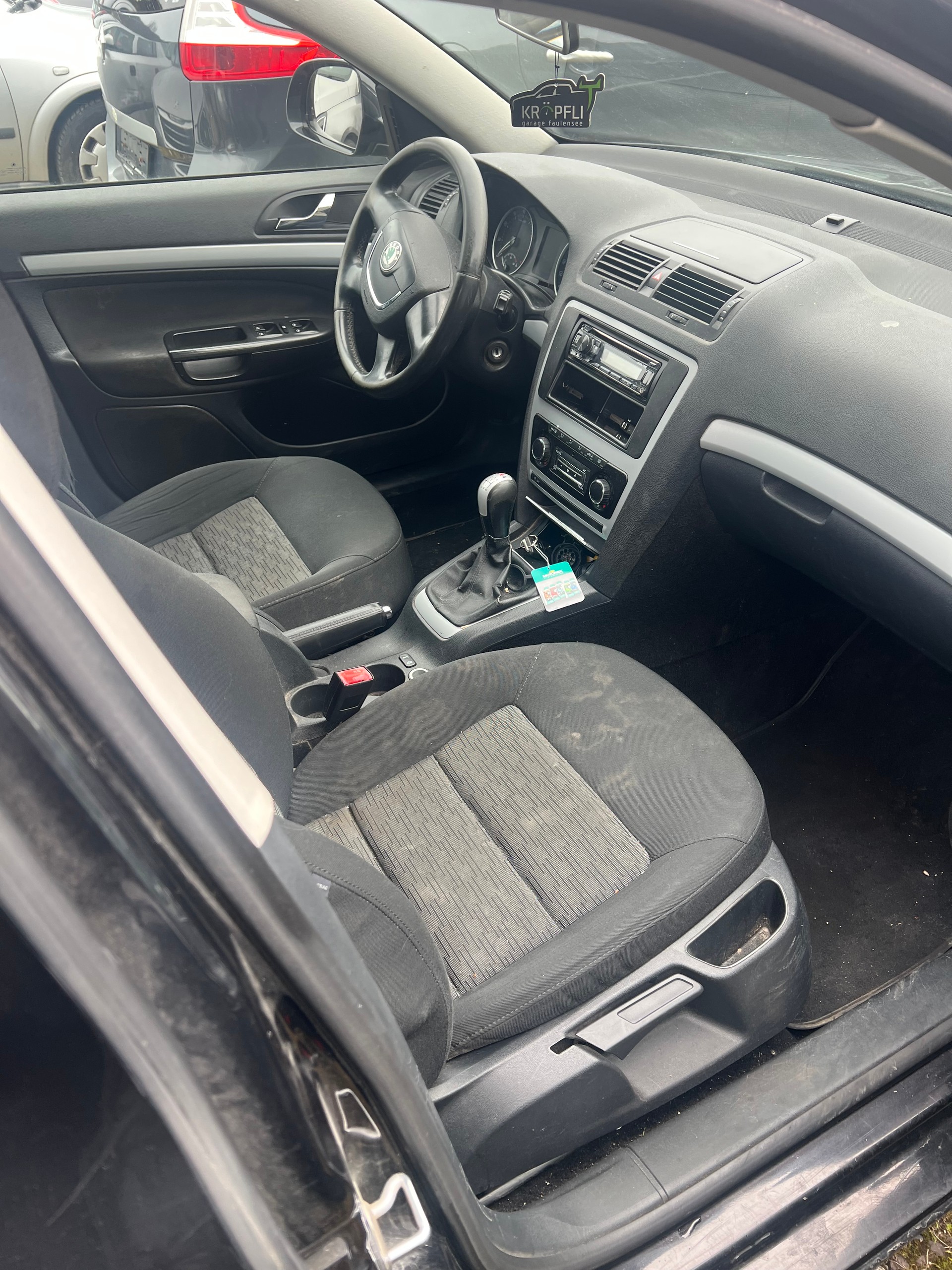 SKODA Octavia Combi 1.8 TSI Laurin & Klement 4x4-image-7