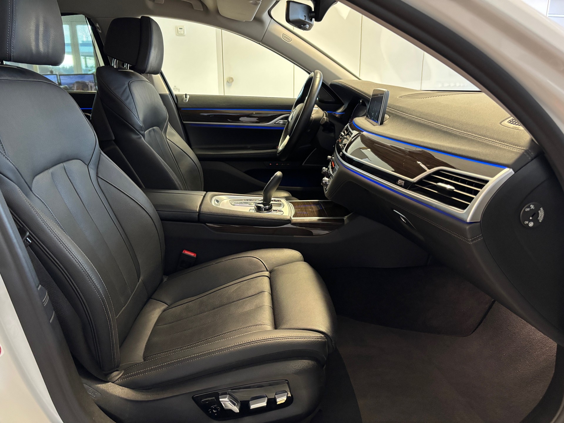 BMW 730d xDrive Steptronic-image-9