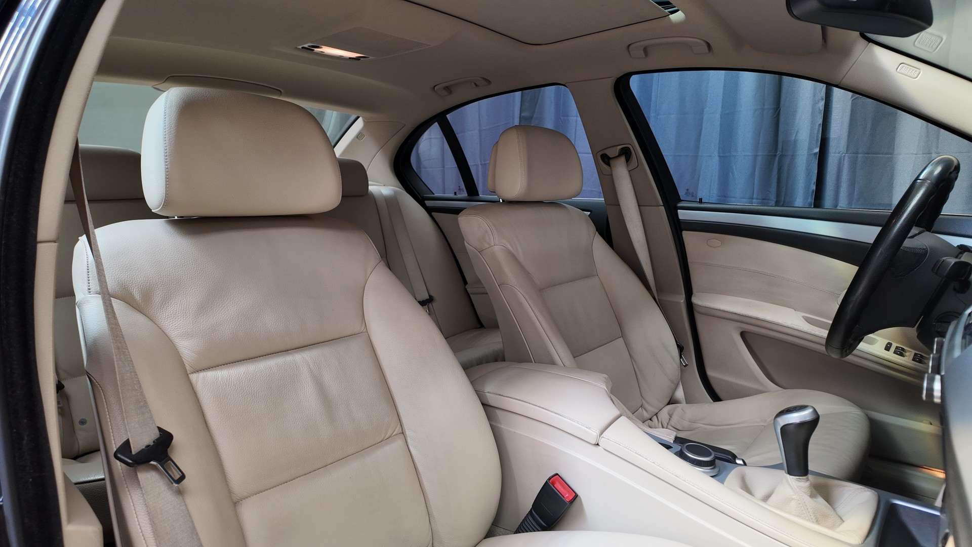 BMW 523i Manual-image-7