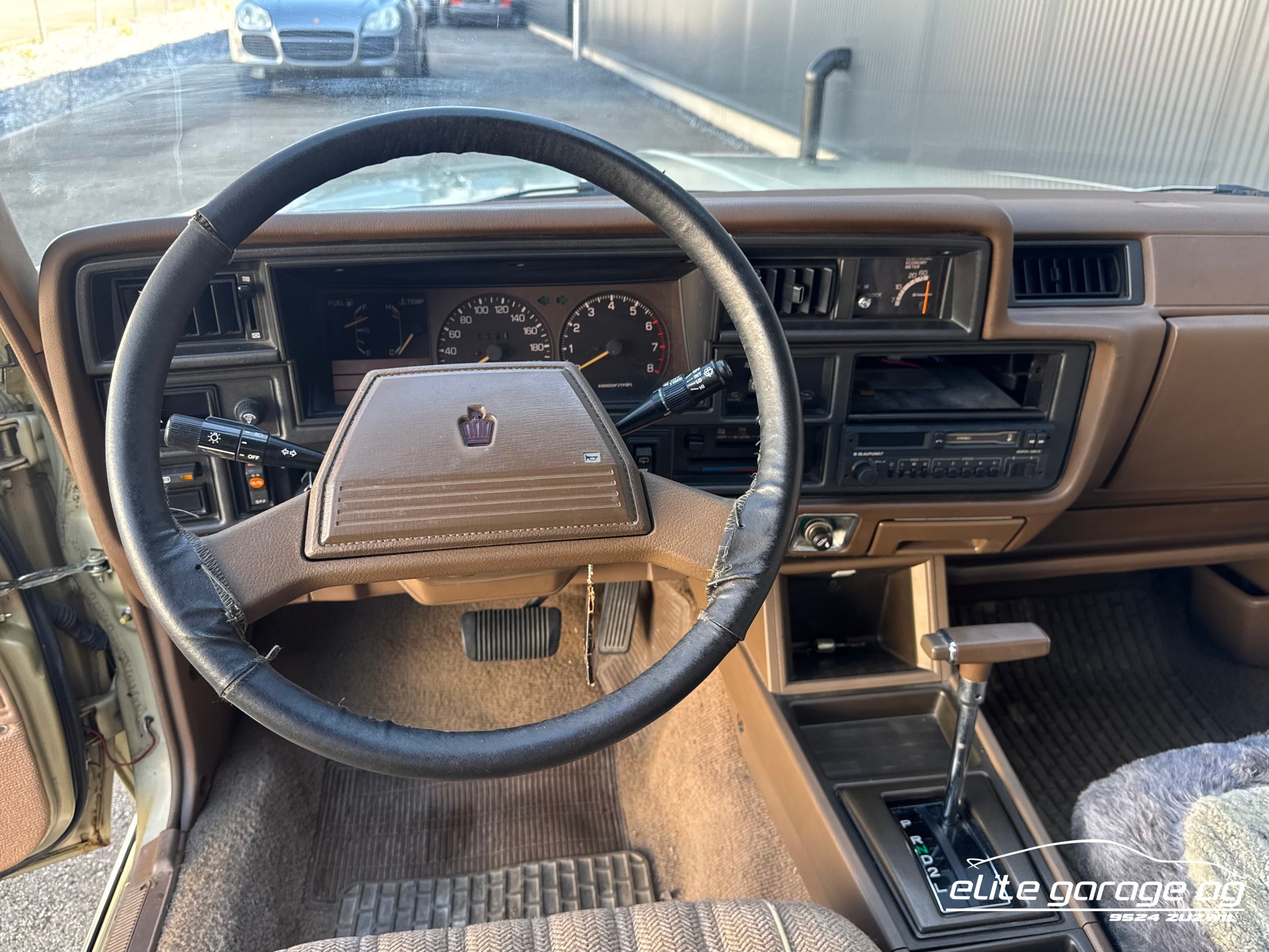 TOYOTA Crown 2800i Station-image-10