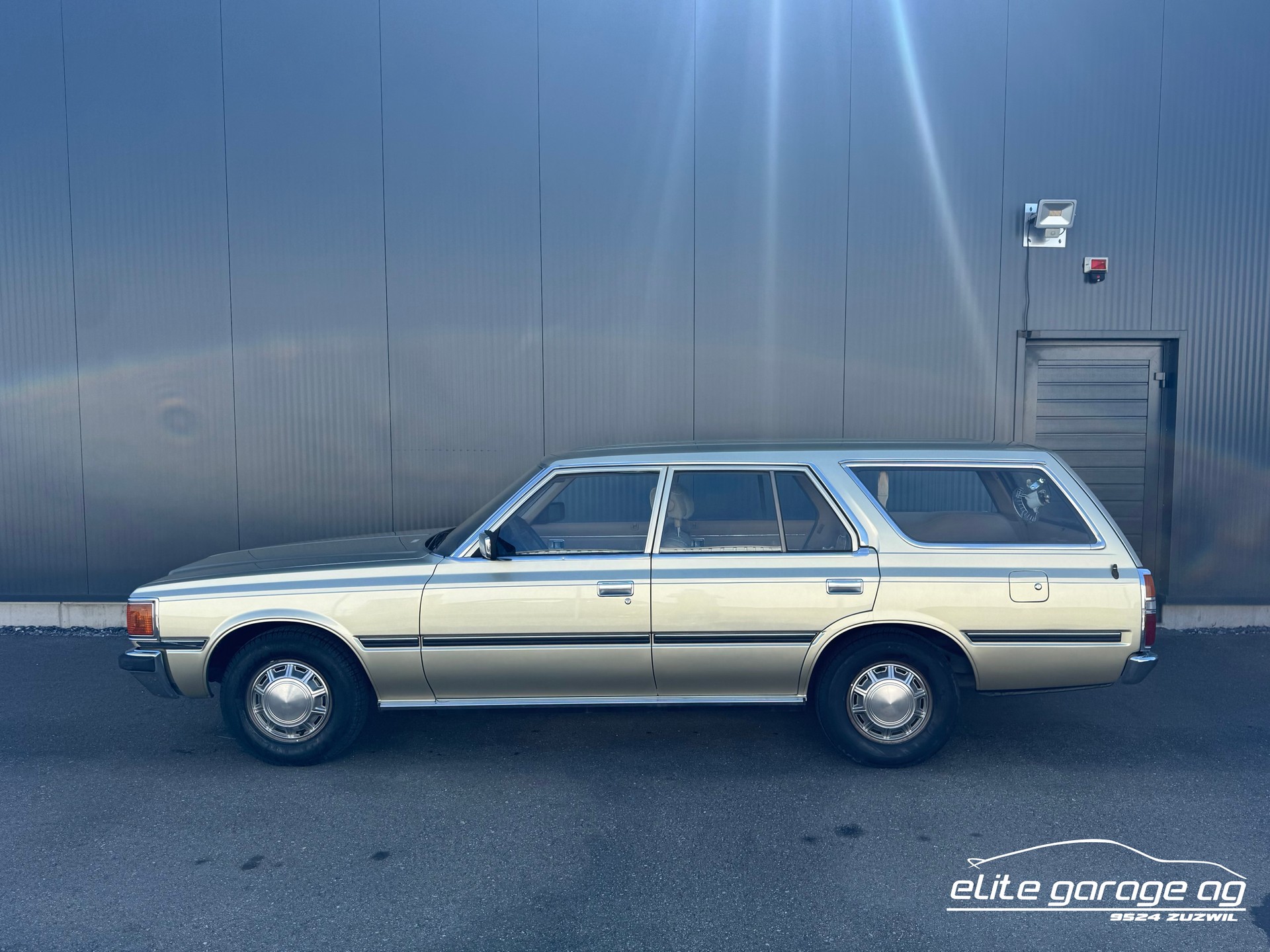 TOYOTA Crown 2800i Station-image-1