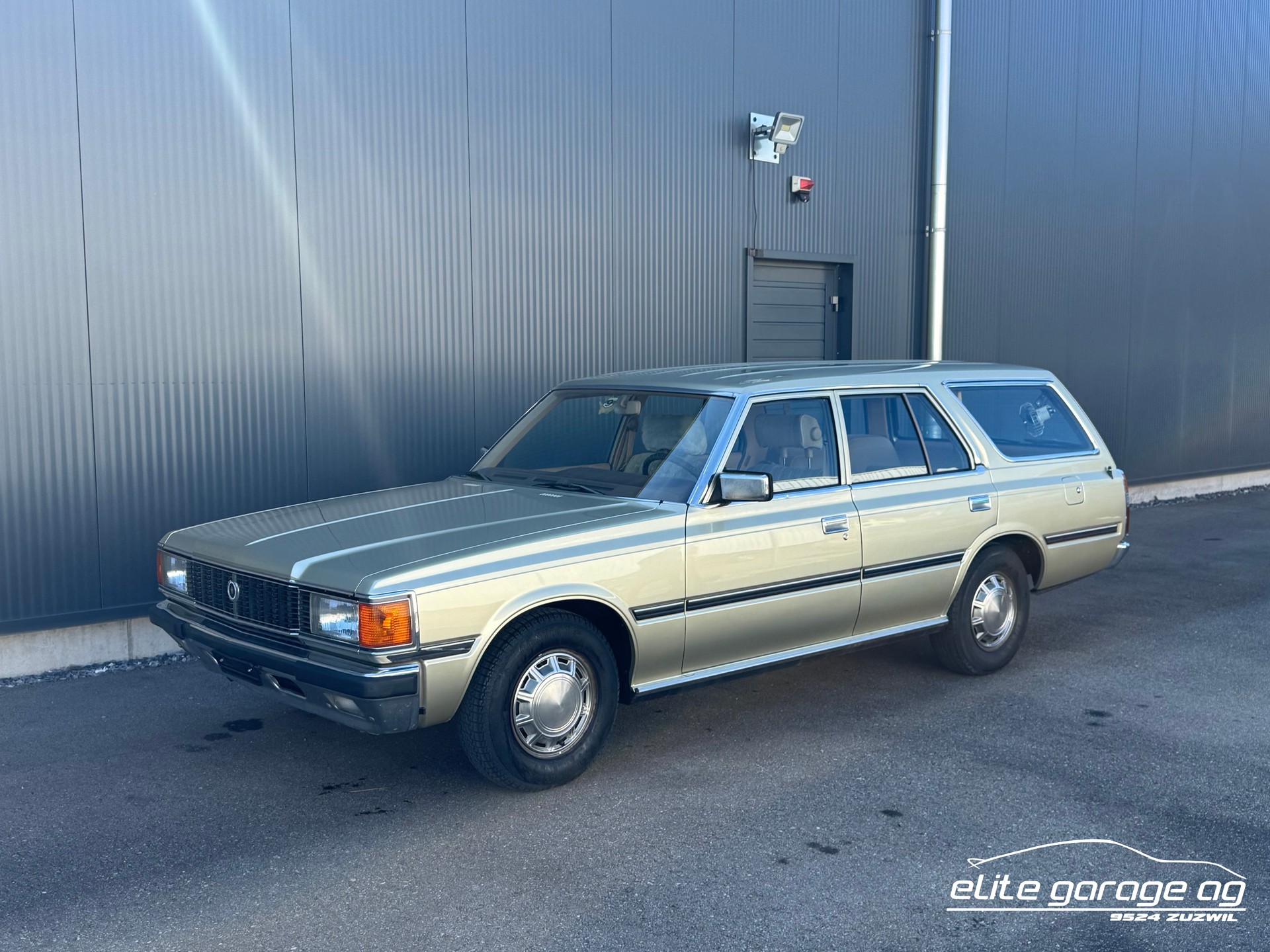 TOYOTA Crown 2800i Station-image-0