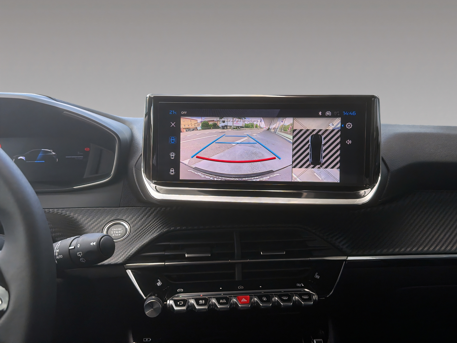 PEUGEOT 208 1.2 Hybrid Allure-image-11