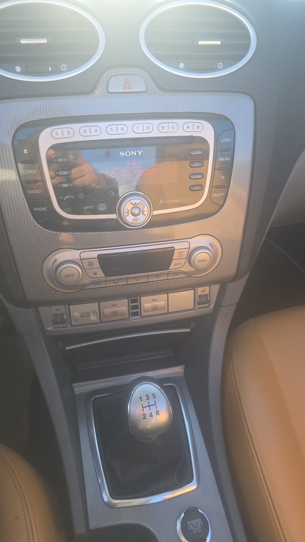 FORD Focus CC 2.0i Pininfarina-image-10