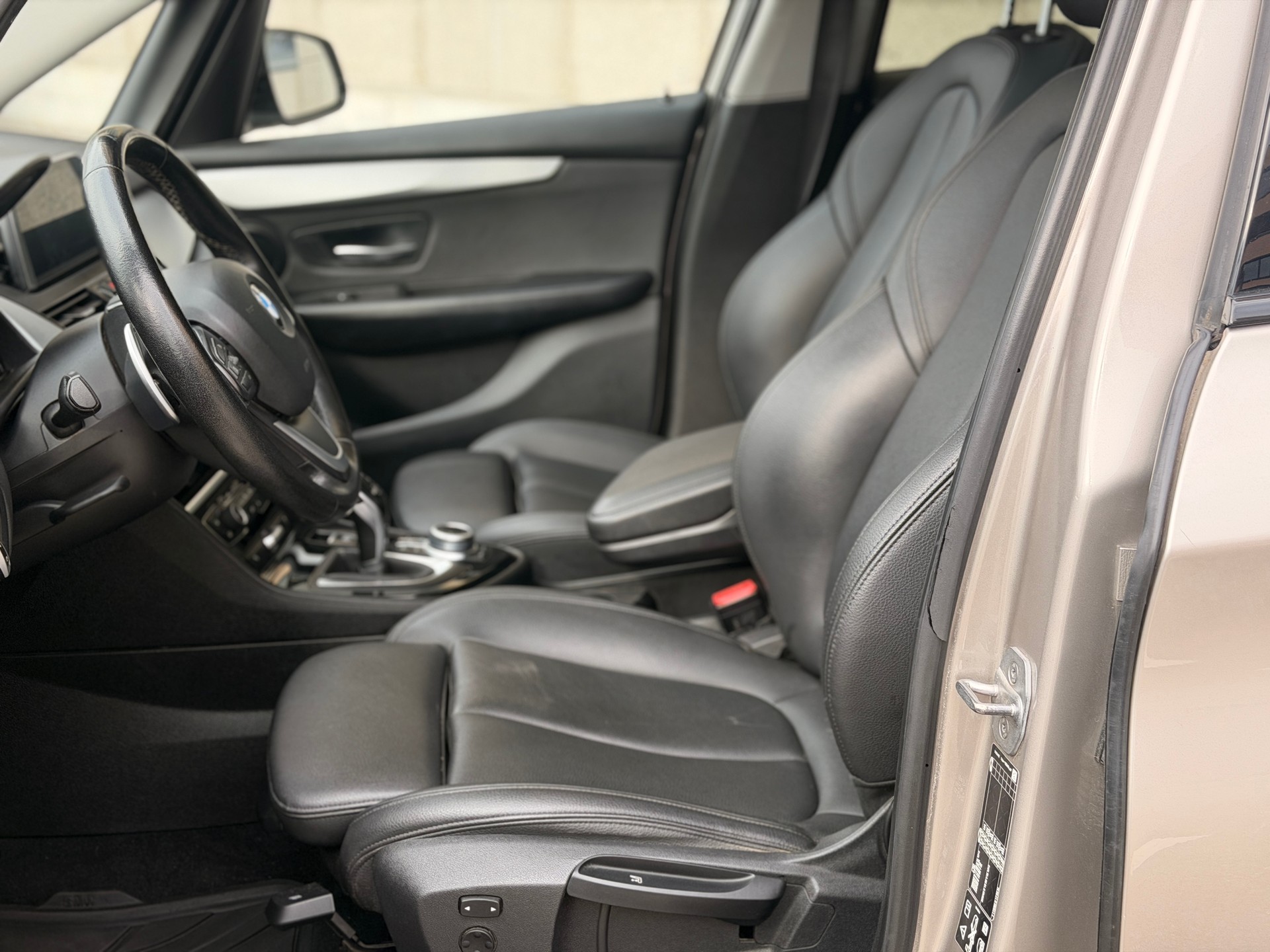 BMW 218d xDrive Gran Tourer Steptronic-image-11