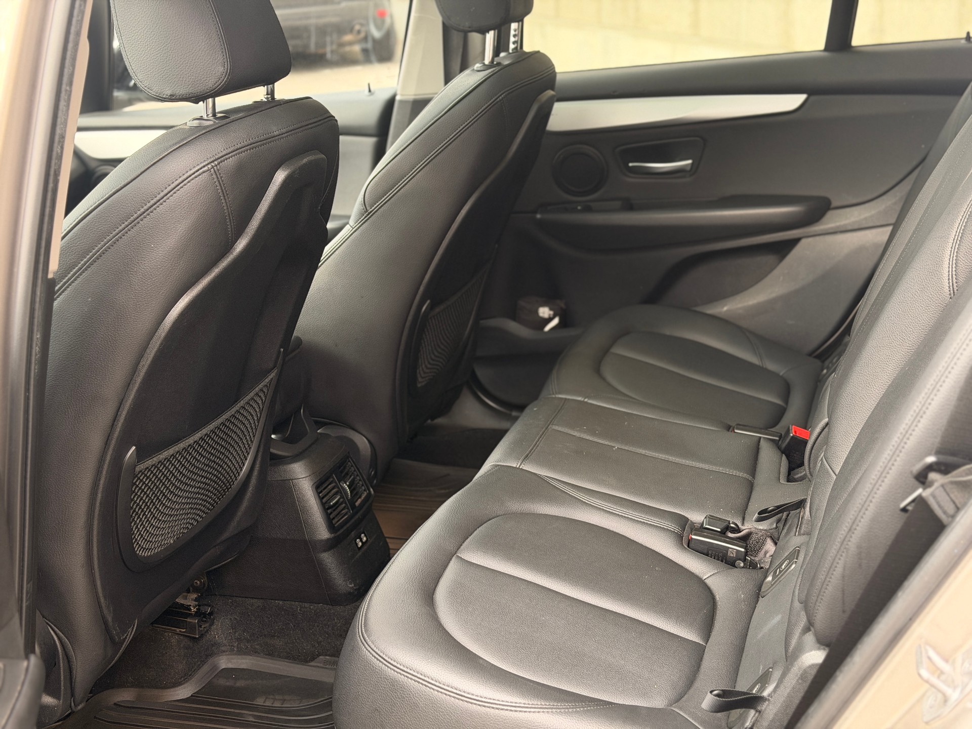 BMW 218d xDrive Gran Tourer Steptronic-image-18
