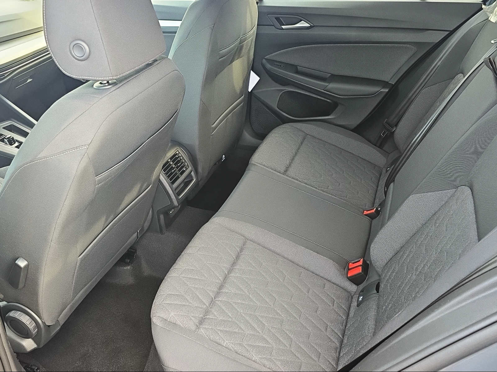 VW Golf 1.5 e TSI mHEV United DSG-image-12