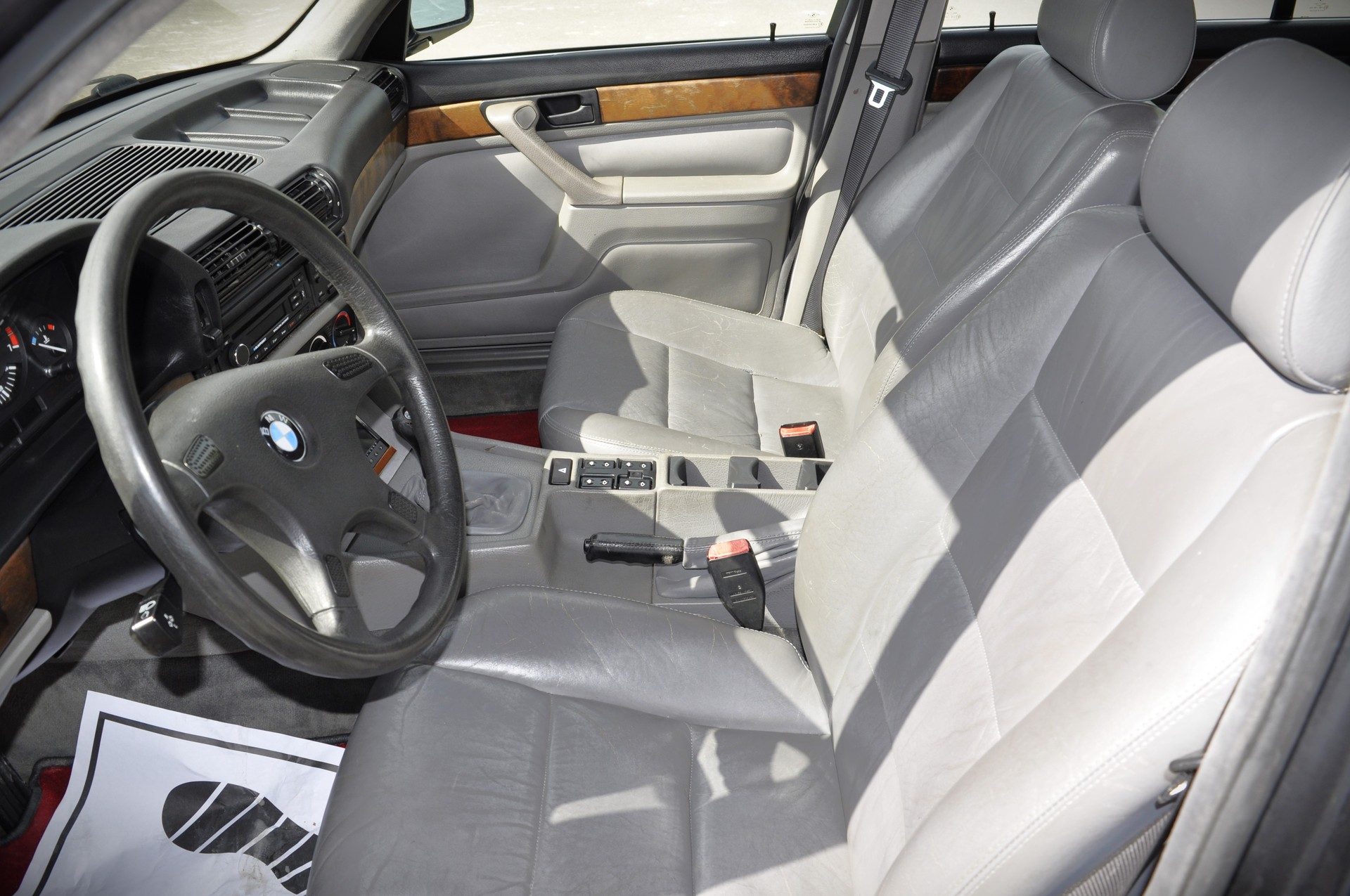 BMW 730i-image-7