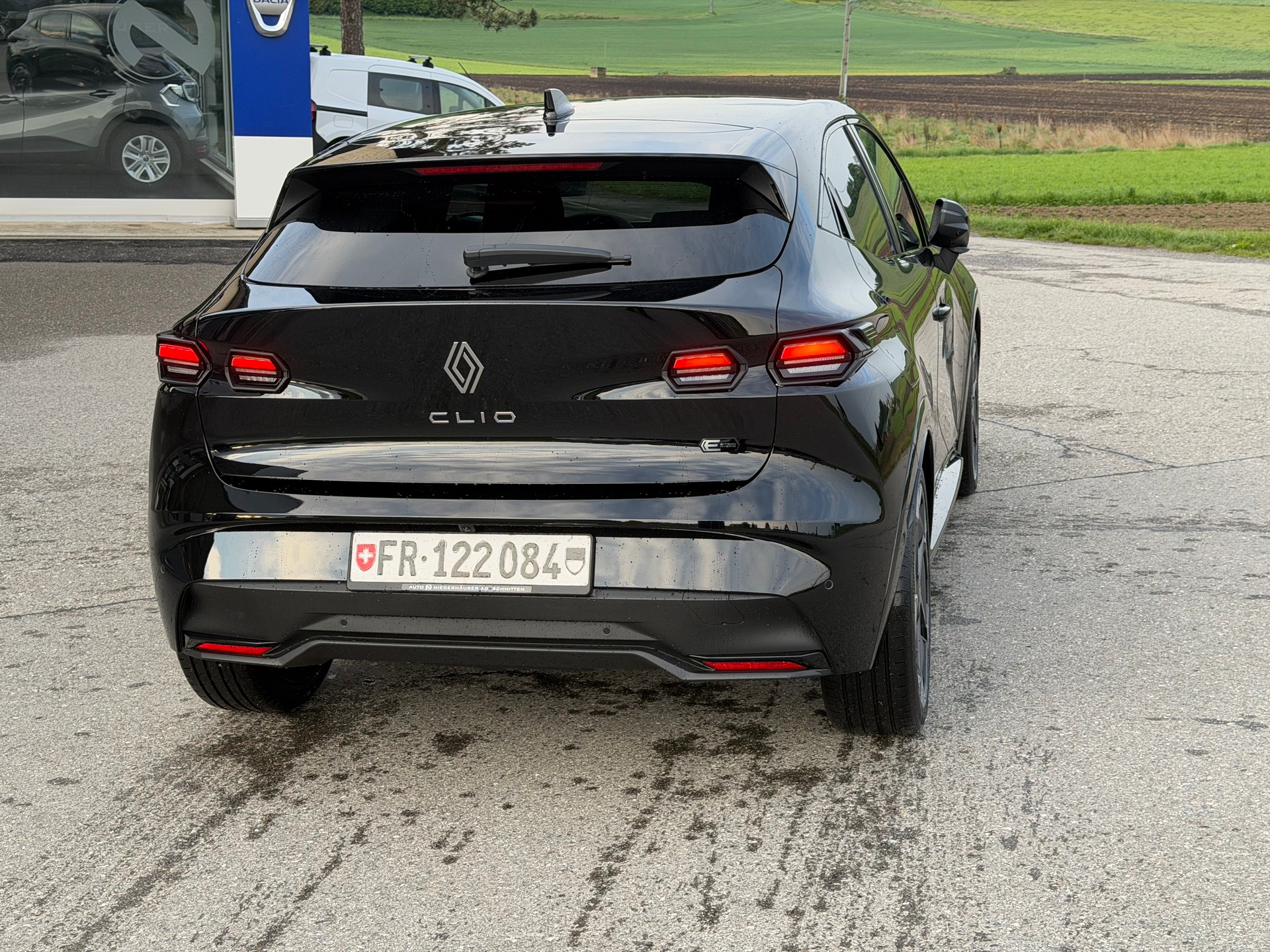 RENAULT Clio 1.8 E-Tech Techno-image-3