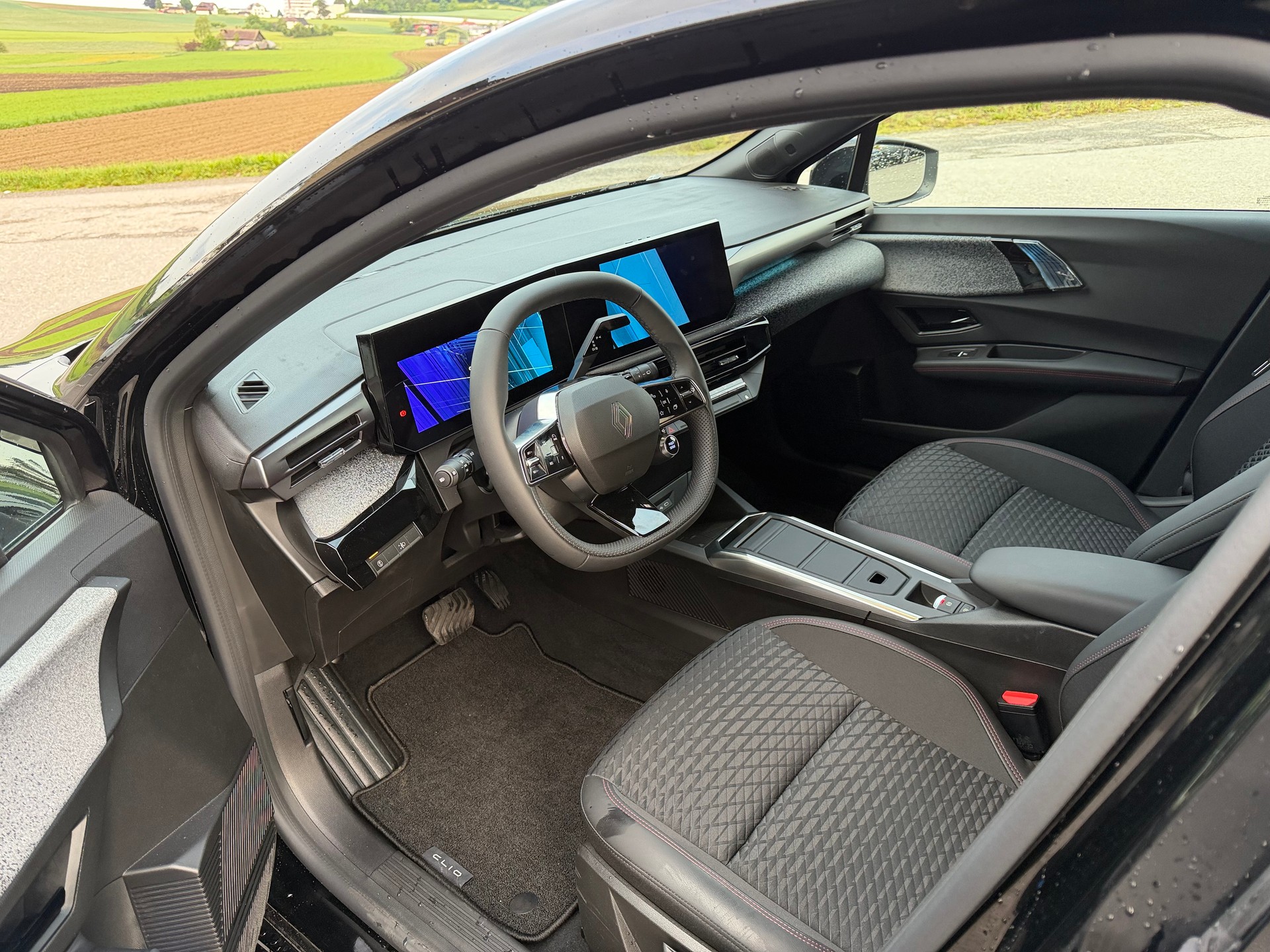 RENAULT Clio 1.8 E-Tech Techno-image-5