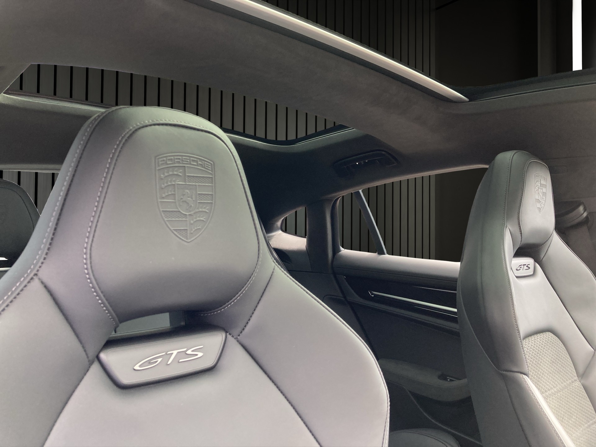 PORSCHE Panamera GTS-image-18