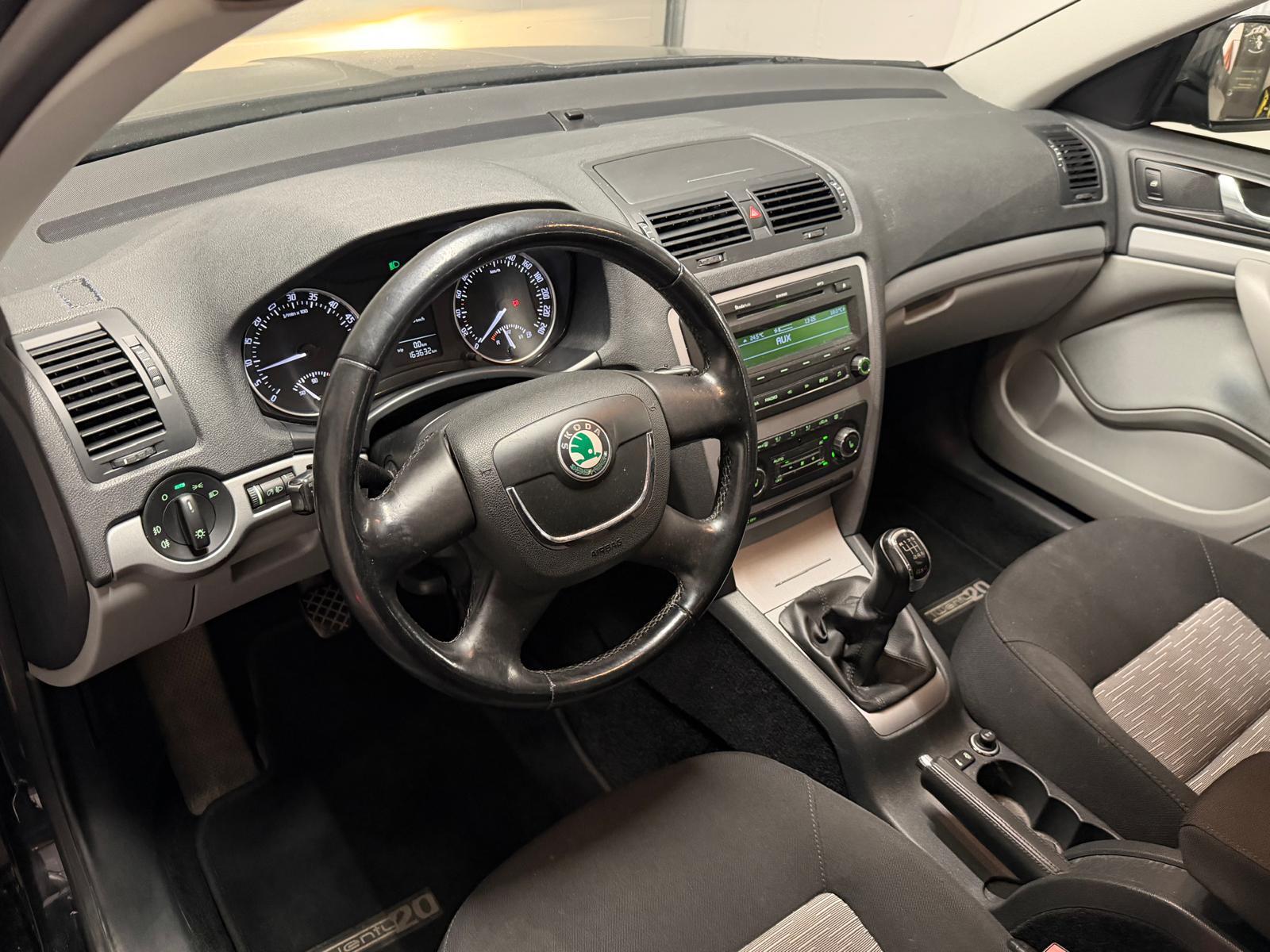 SKODA Octavia Combi 1.6 TDI Ambition 4x4 B5a-image-7