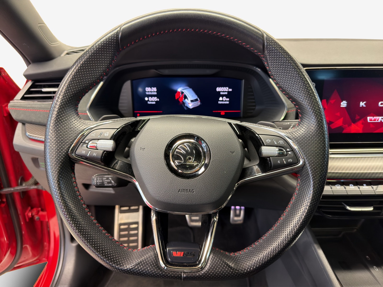 SKODA Octavia Combi 2.0 TSI DSG RS-image-9