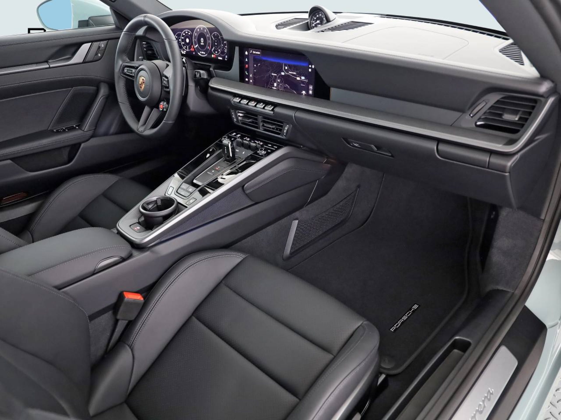 PORSCHE 911 Carrera-image-8