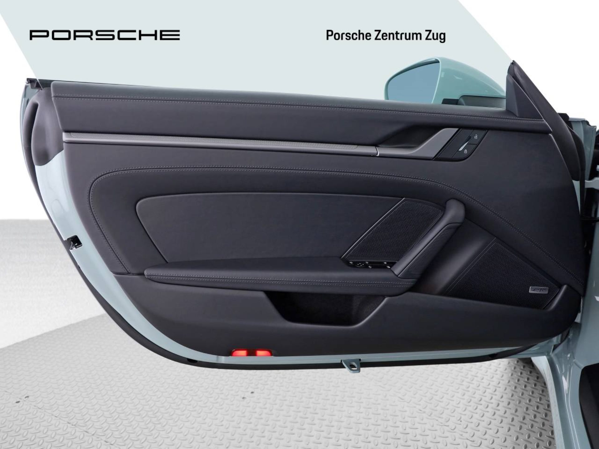 PORSCHE 911 Carrera-image-12