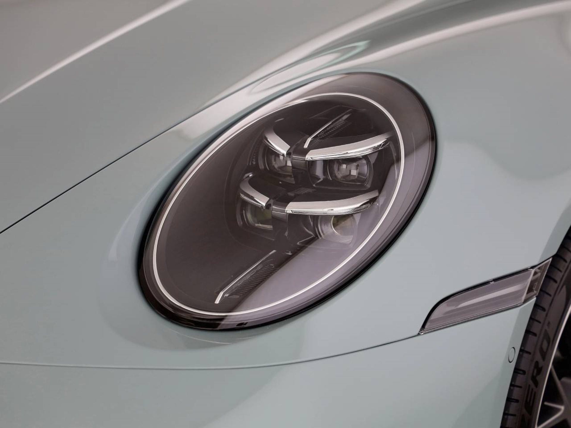 PORSCHE 911 Carrera-image-19