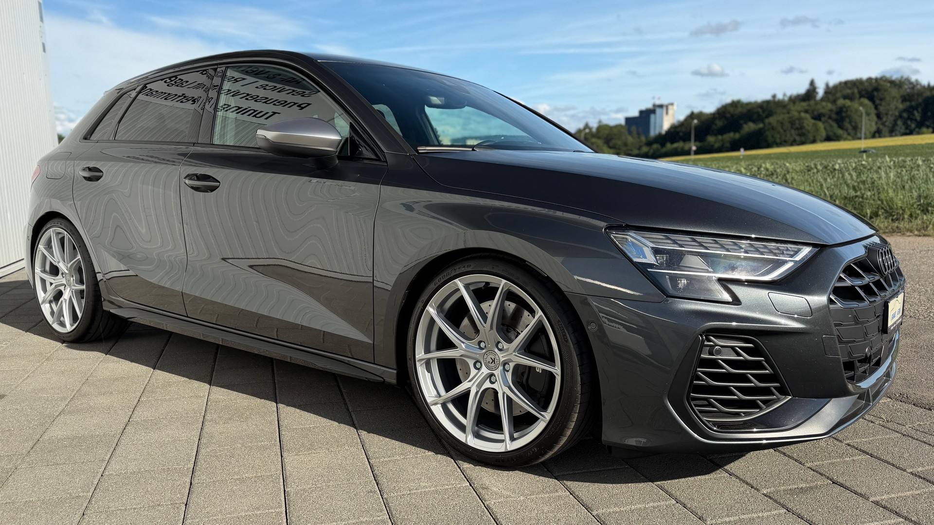 AUDI S3 Sportback TFSI quattro S-tronic Akrapovič-image-5