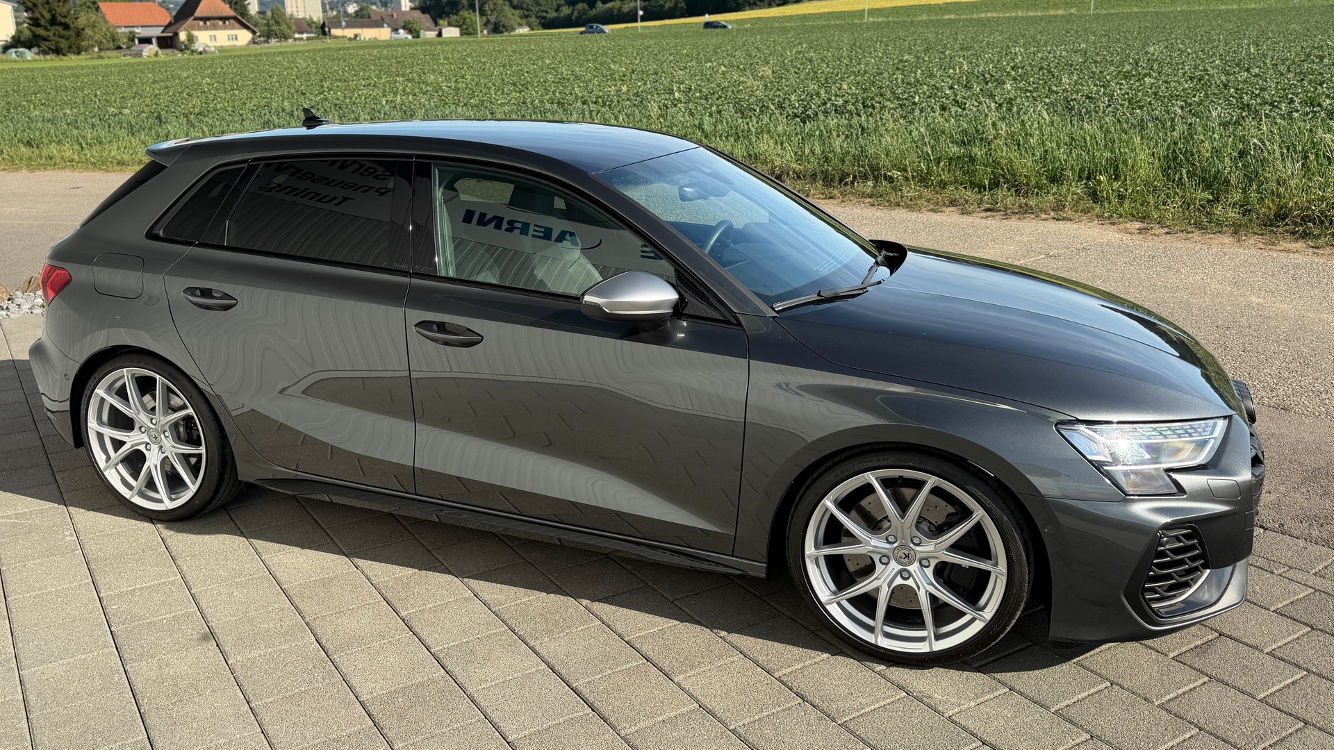 AUDI S3 Sportback TFSI quattro S-tronic Akrapovič-image-6